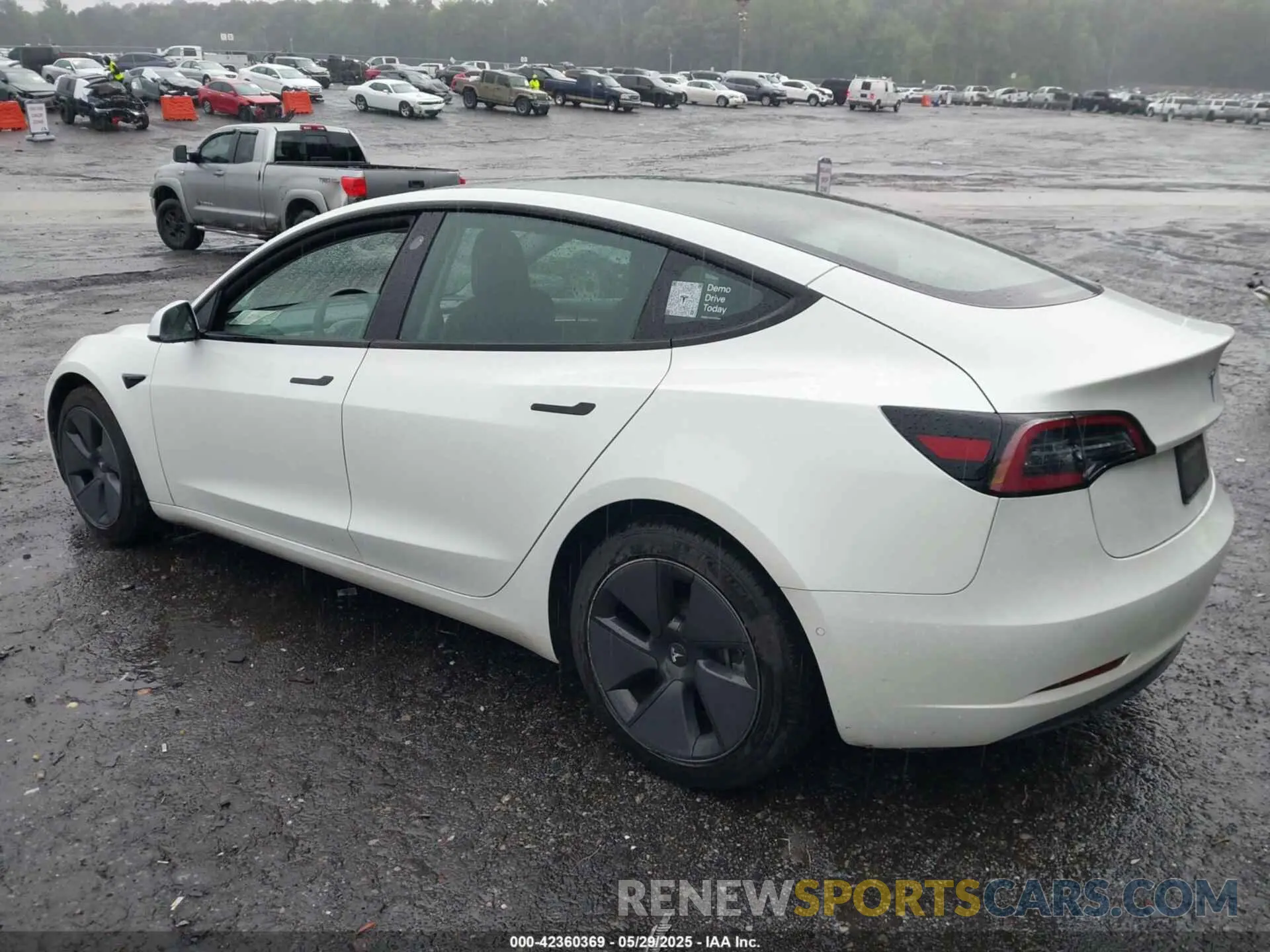 3 Photograph of a damaged car 5YJ3E1EB1MF973992 TESLA MODEL 3 2021