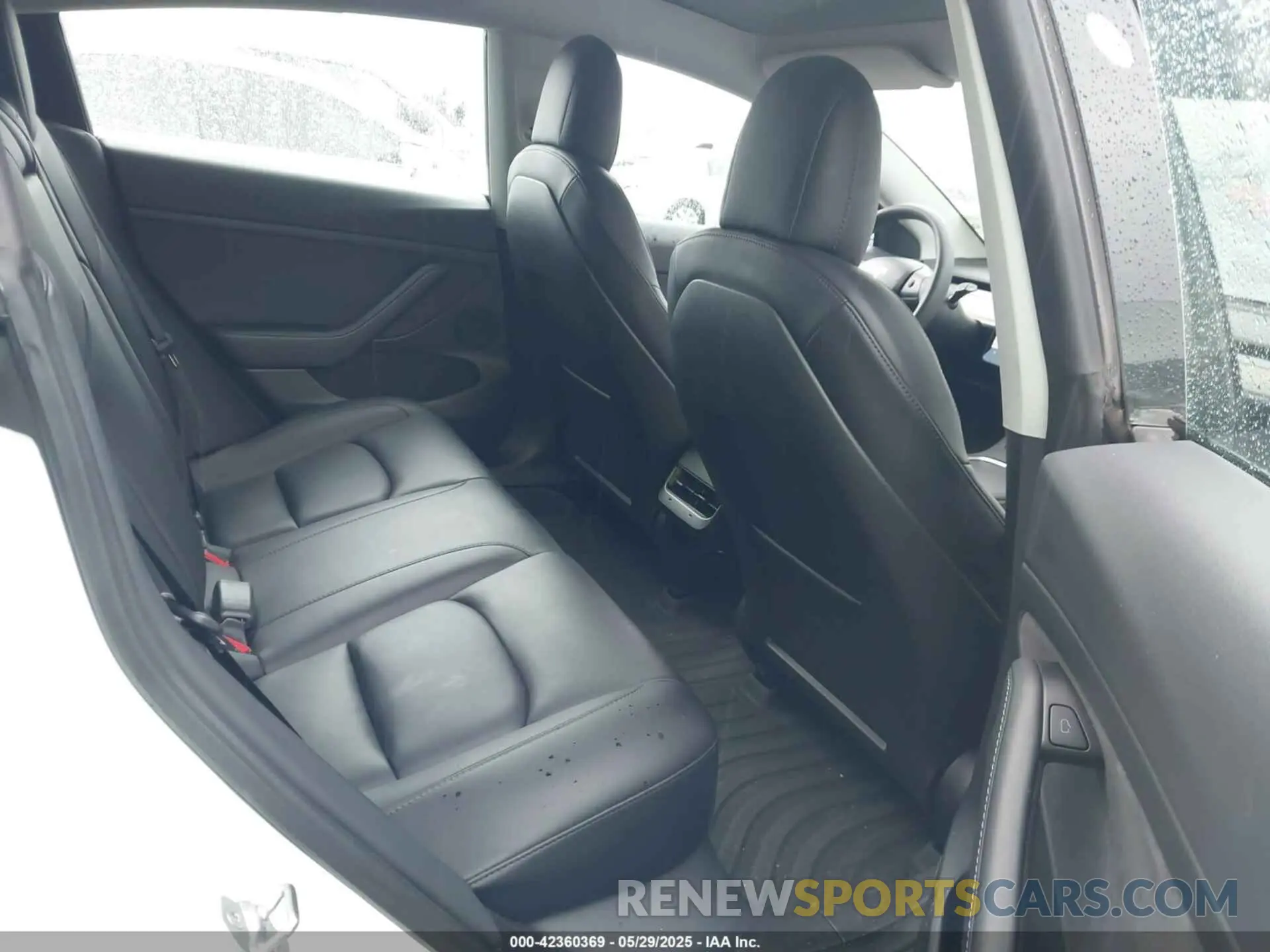 8 Photograph of a damaged car 5YJ3E1EB1MF973992 TESLA MODEL 3 2021