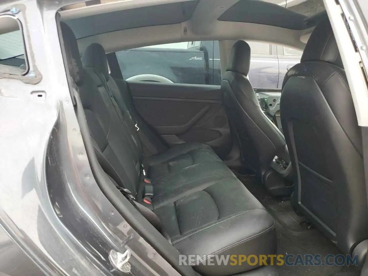 10 Photograph of a damaged car 5YJ3E1EB1MF974852 TESLA MODEL 3 2021