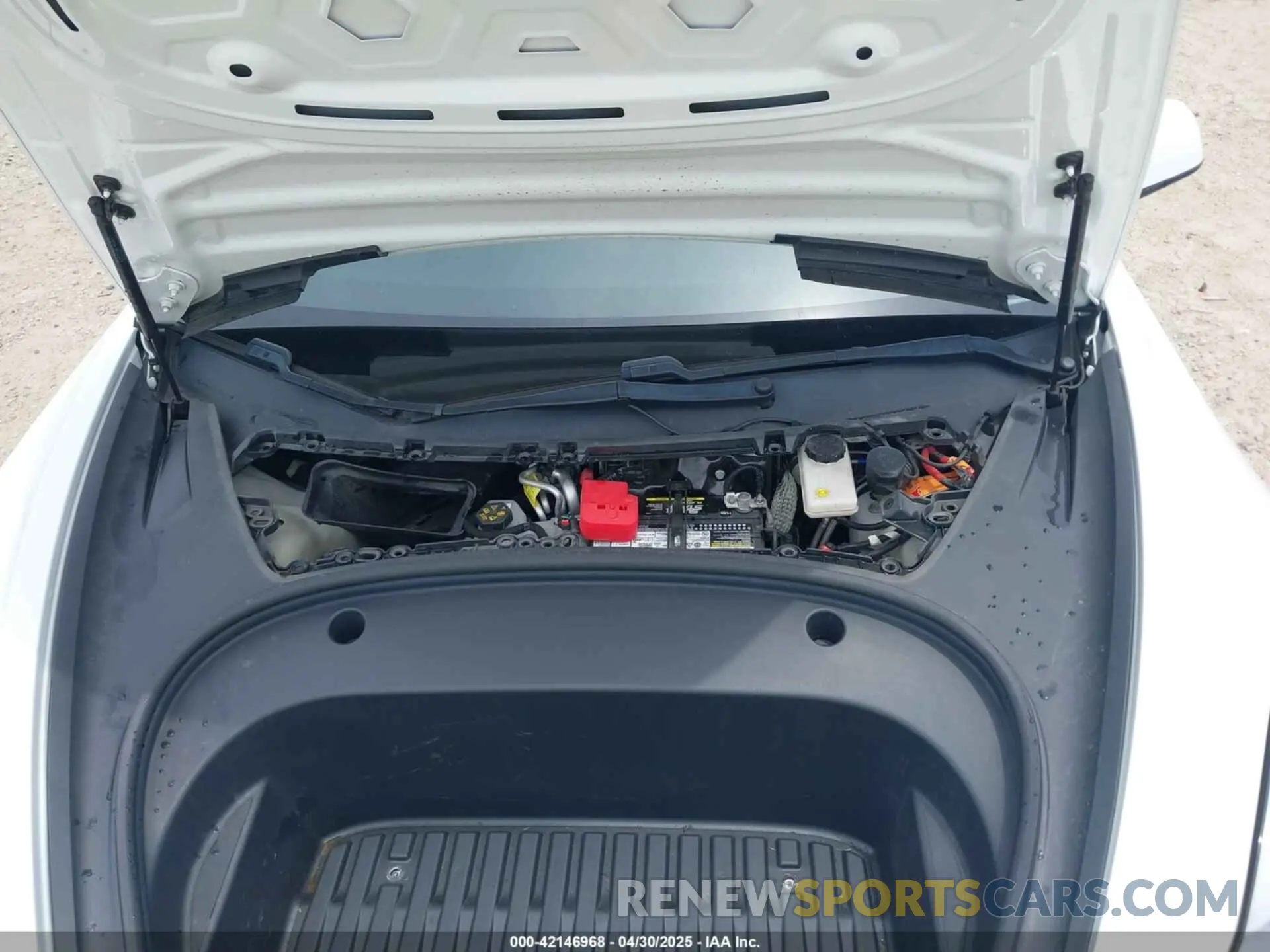 10 Photograph of a damaged car 5YJ3E1EB1MF975824 TESLA MODEL 3 2021