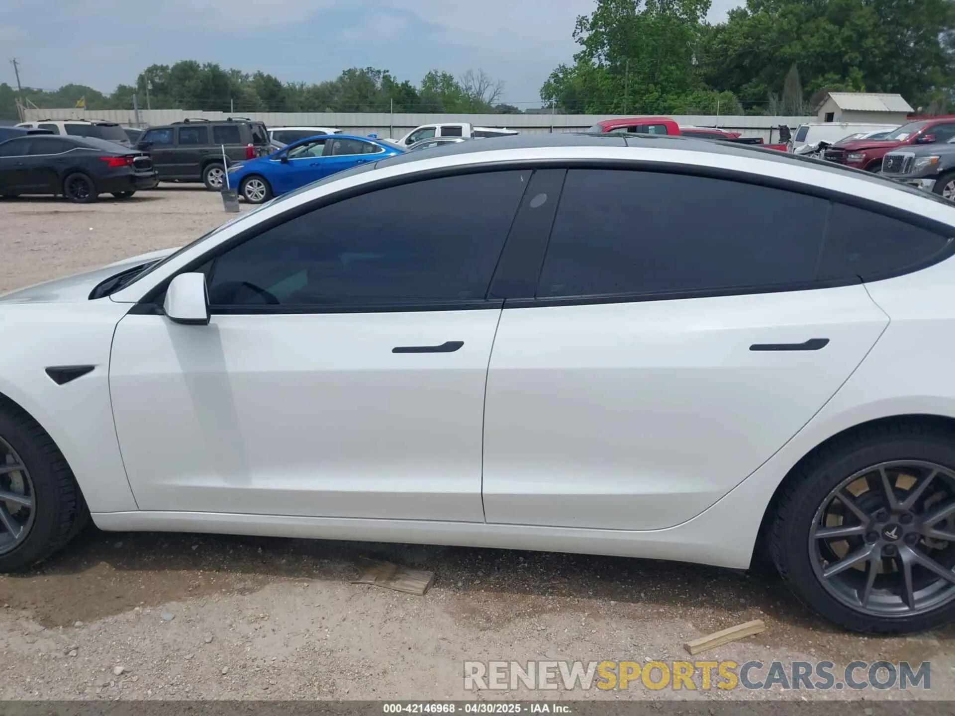 15 Photograph of a damaged car 5YJ3E1EB1MF975824 TESLA MODEL 3 2021