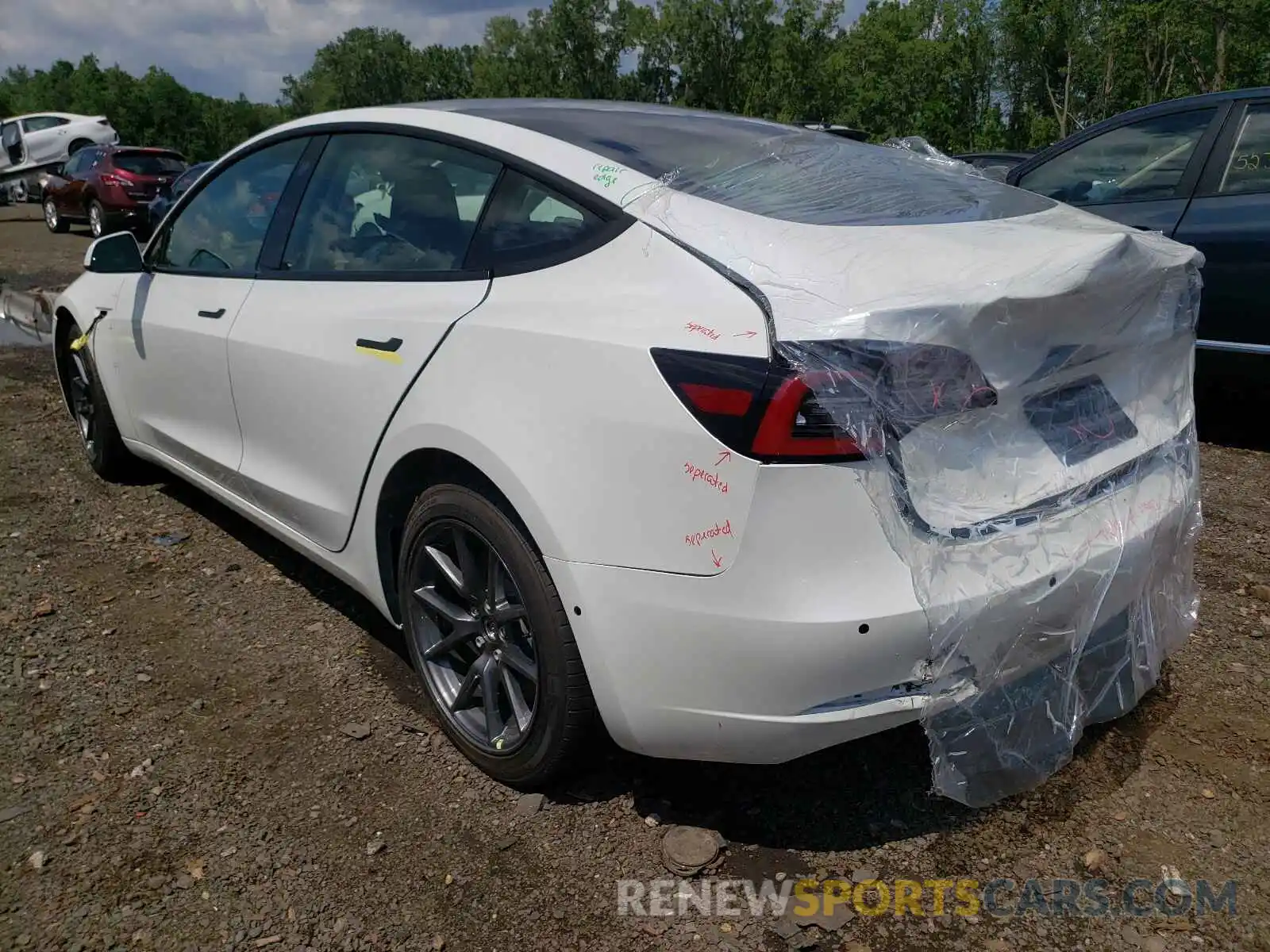 3 Photograph of a damaged car 5YJ3E1EB1MF978996 TESLA MODEL 3 2021