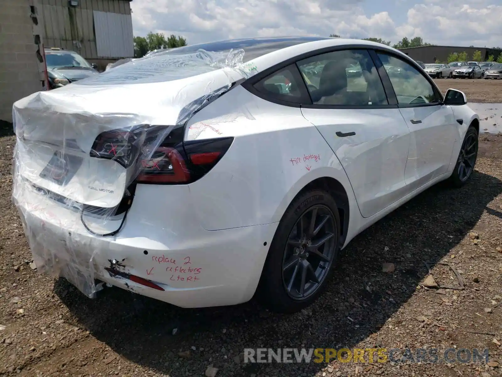 4 Photograph of a damaged car 5YJ3E1EB1MF978996 TESLA MODEL 3 2021