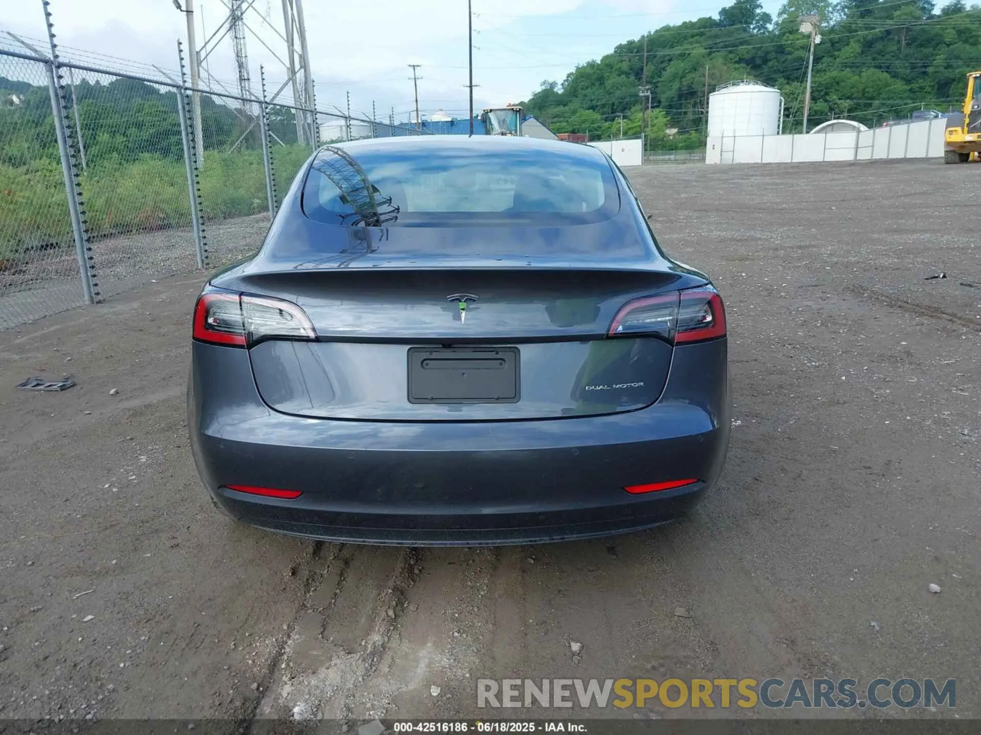 16 Photograph of a damaged car 5YJ3E1EB1MF983986 TESLA MODEL 3 2021