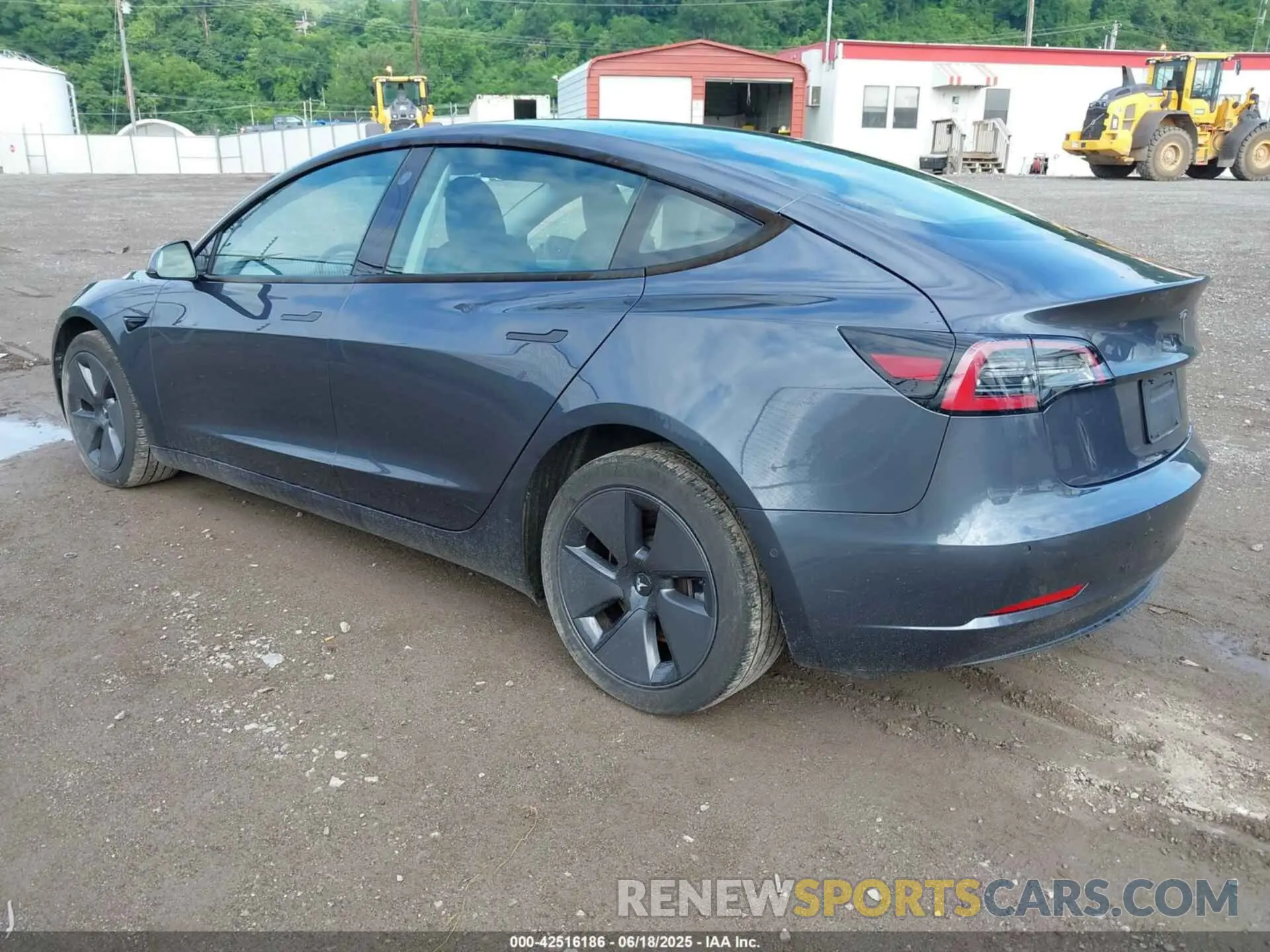 3 Photograph of a damaged car 5YJ3E1EB1MF983986 TESLA MODEL 3 2021