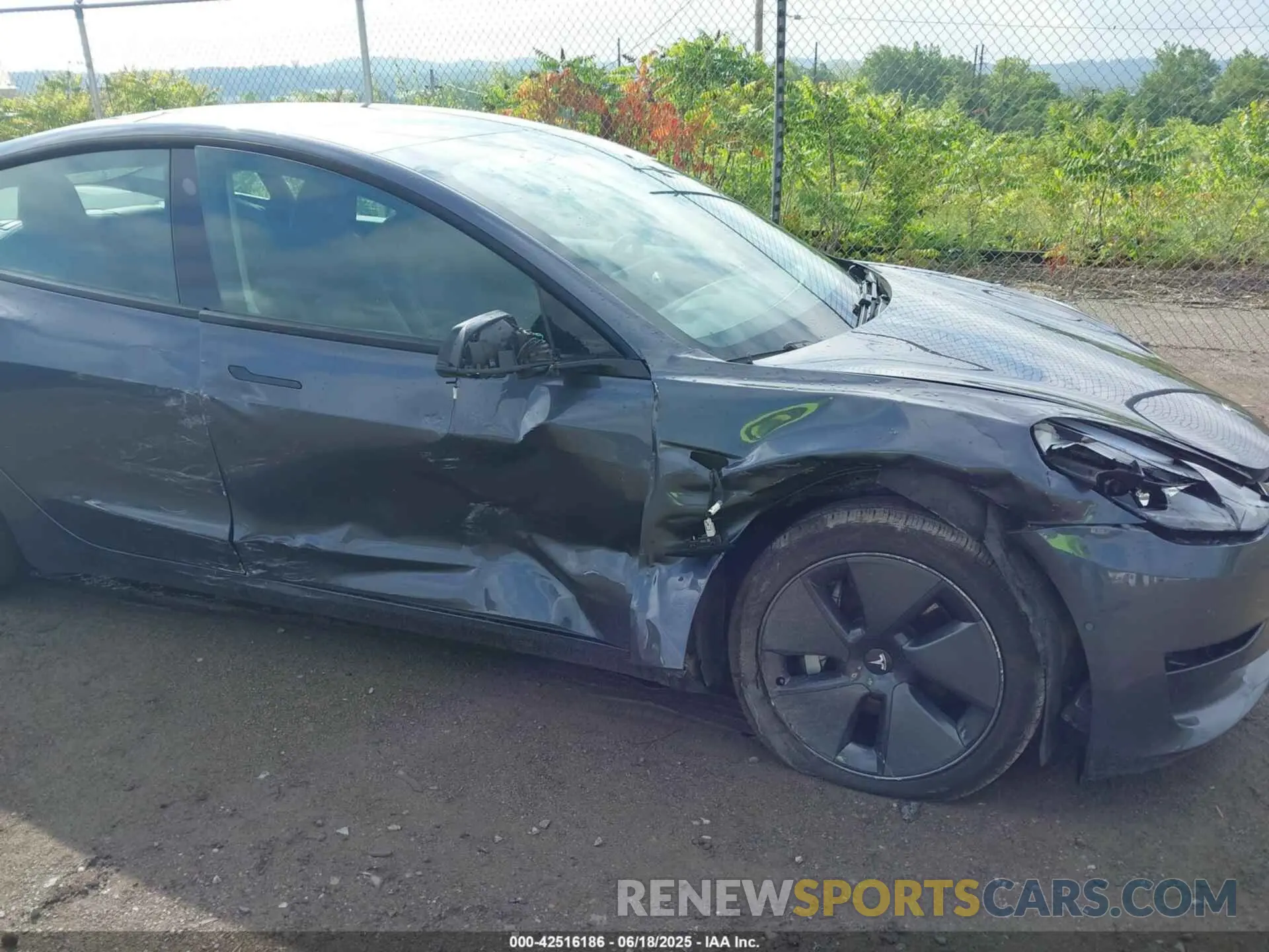6 Photograph of a damaged car 5YJ3E1EB1MF983986 TESLA MODEL 3 2021