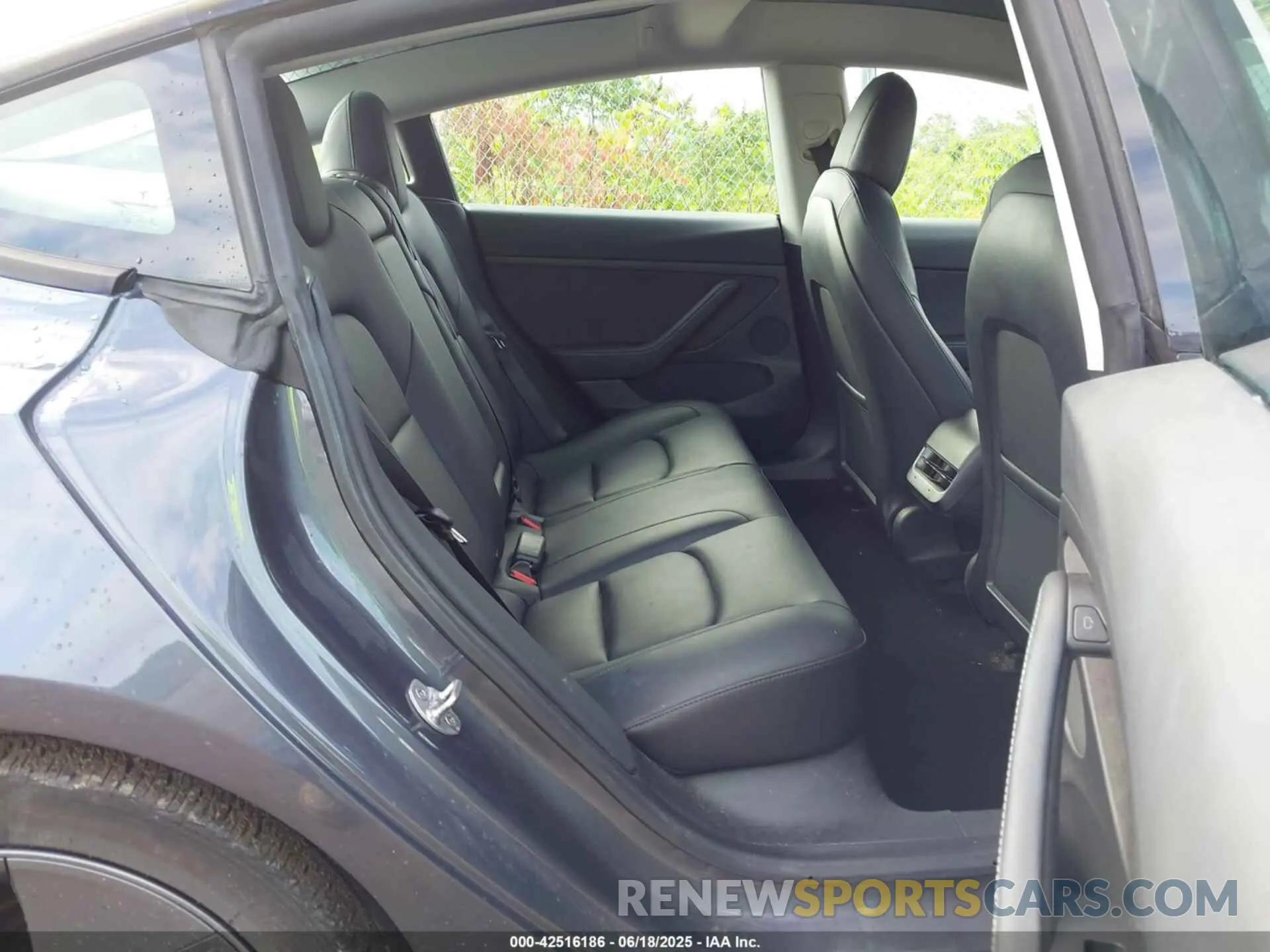 8 Photograph of a damaged car 5YJ3E1EB1MF983986 TESLA MODEL 3 2021