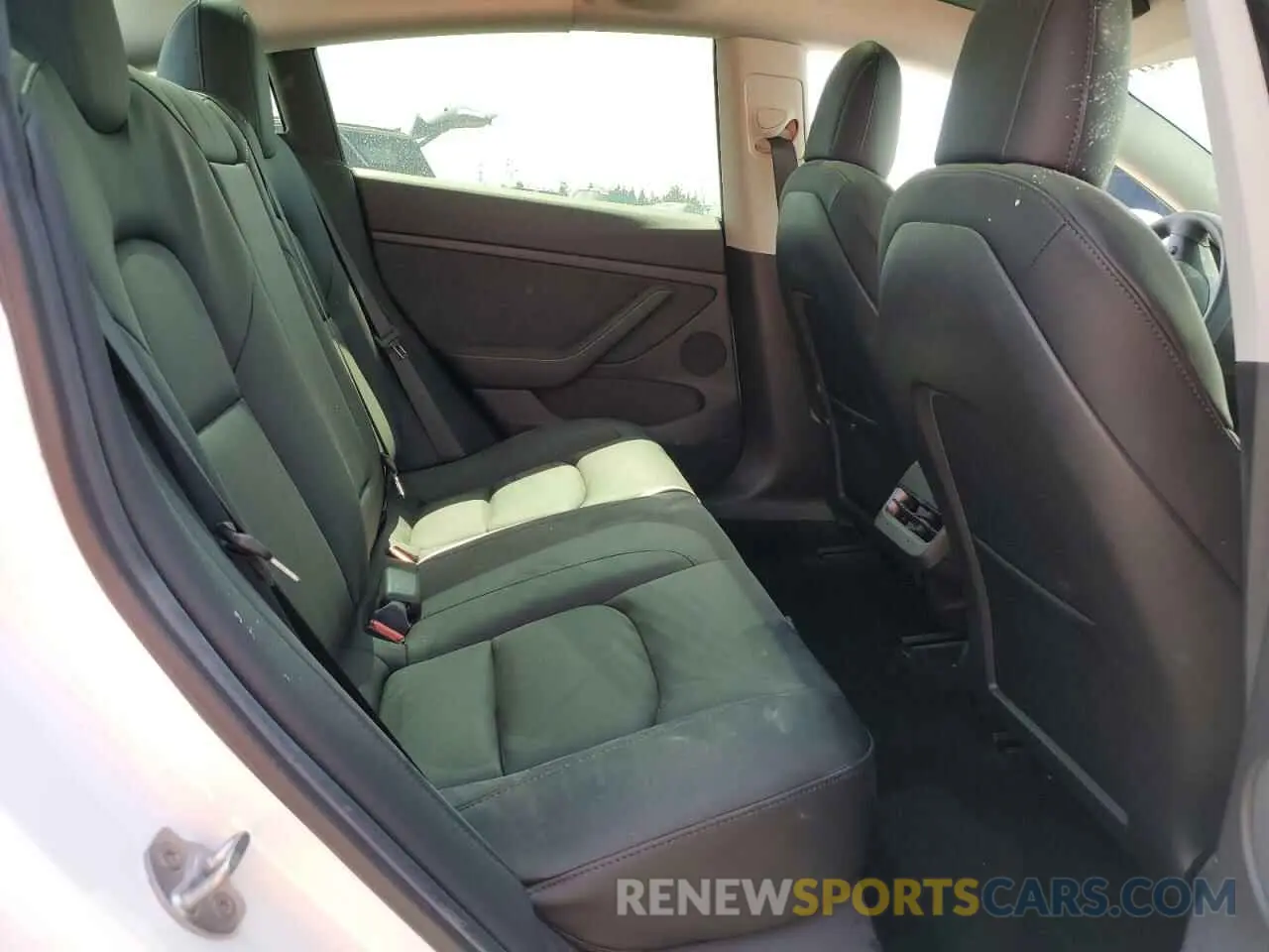 11 Photograph of a damaged car 5YJ3E1EB2MF007067 TESLA MODEL 3 2021