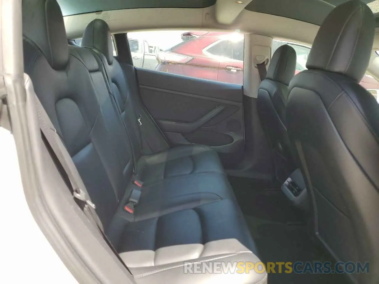 10 Photograph of a damaged car 5YJ3E1EB2MF015072 TESLA MODEL 3 2021