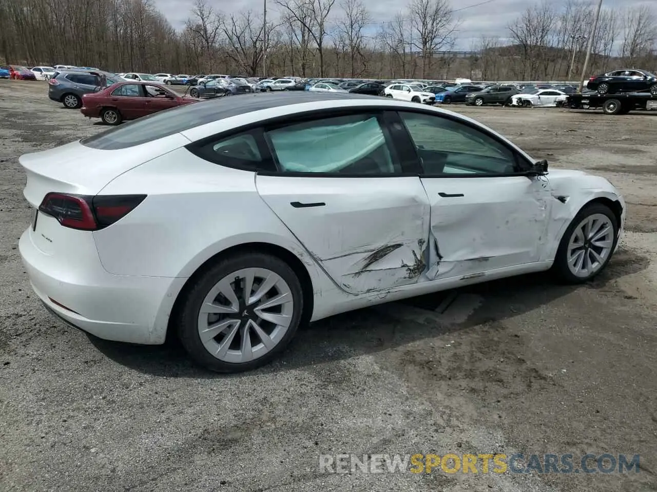 3 Photograph of a damaged car 5YJ3E1EB2MF032695 TESLA MODEL 3 2021
