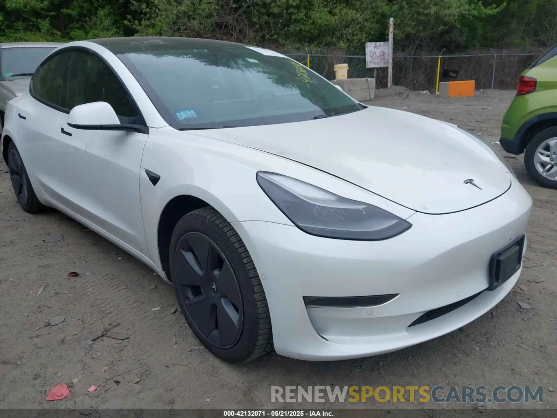 1 Photograph of a damaged car 5YJ3E1EB2MF049237 TESLA MODEL 3 2021