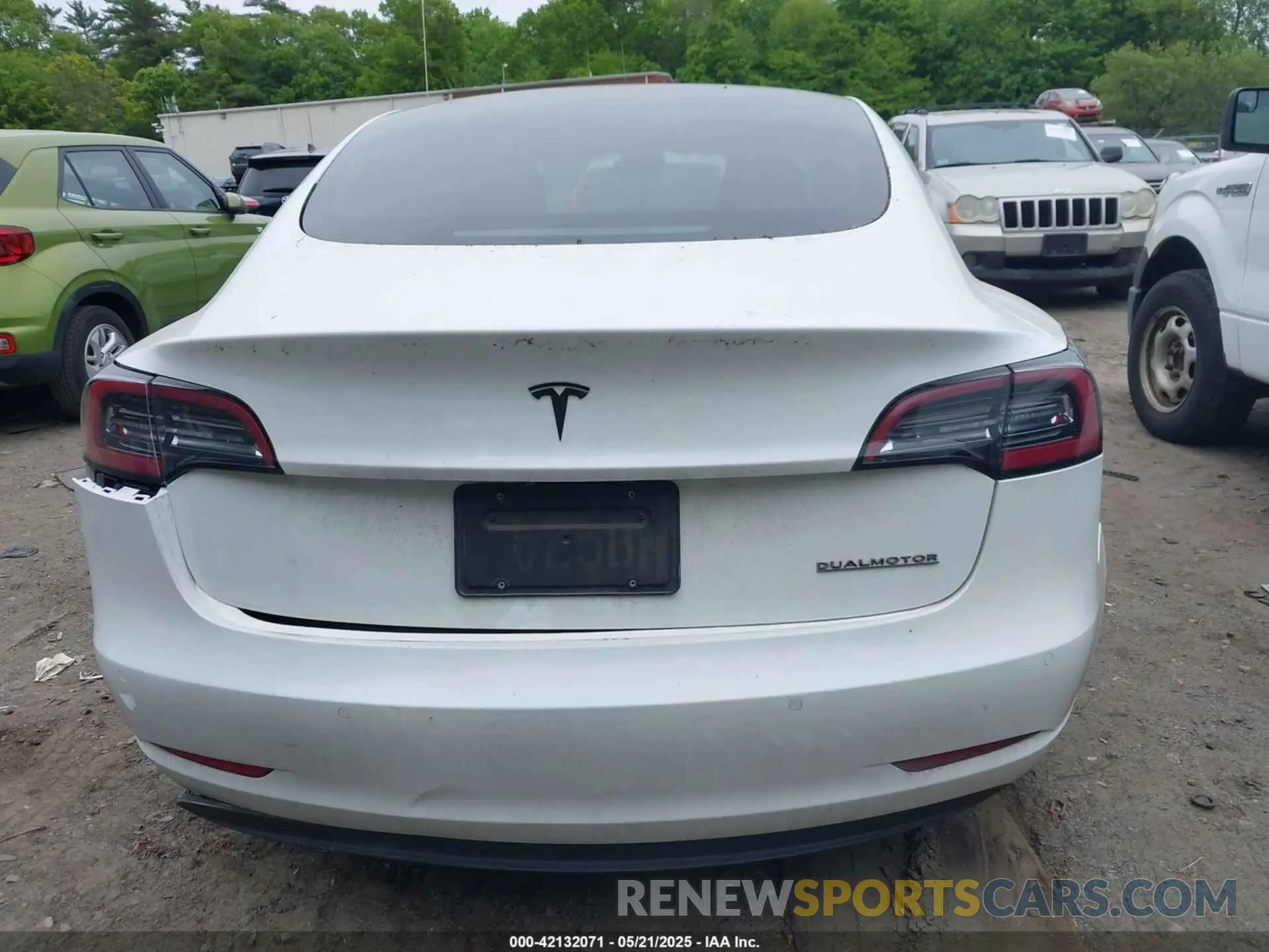 16 Photograph of a damaged car 5YJ3E1EB2MF049237 TESLA MODEL 3 2021