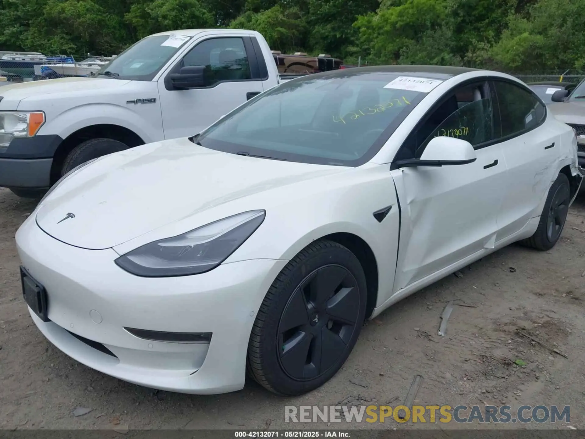 2 Photograph of a damaged car 5YJ3E1EB2MF049237 TESLA MODEL 3 2021