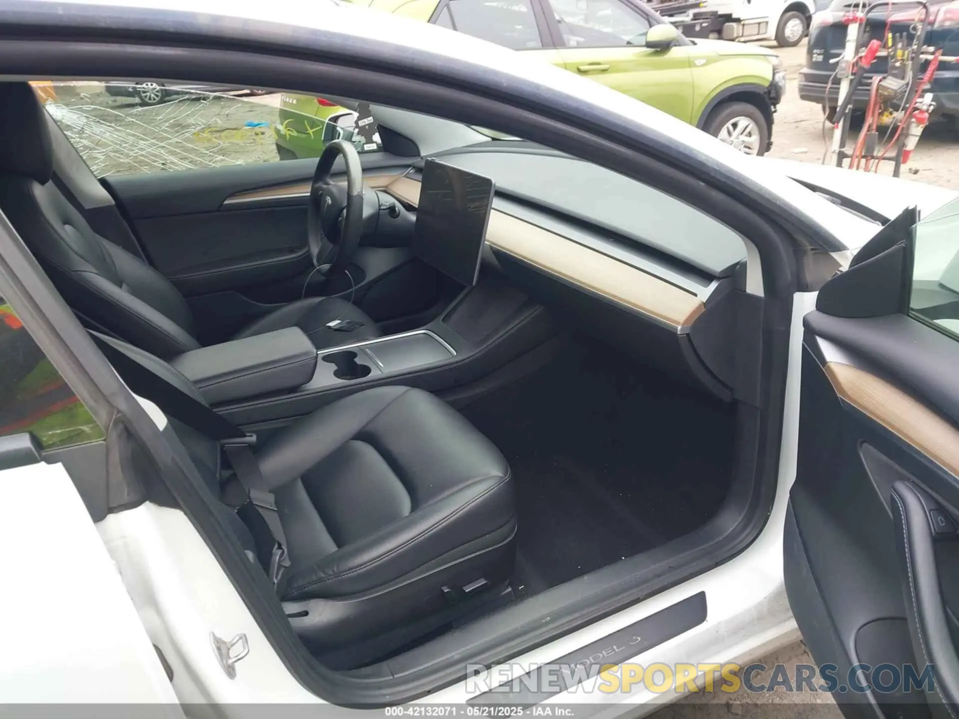5 Photograph of a damaged car 5YJ3E1EB2MF049237 TESLA MODEL 3 2021