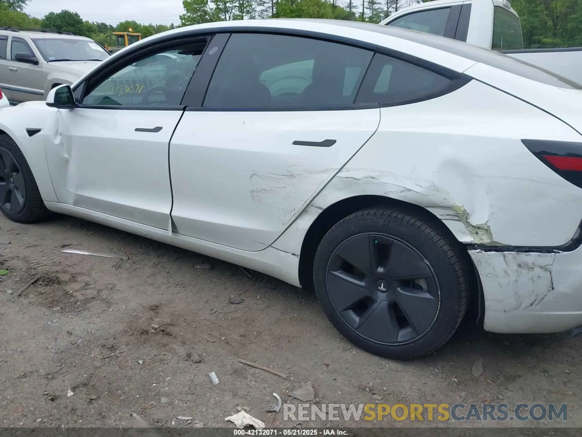 6 Photograph of a damaged car 5YJ3E1EB2MF049237 TESLA MODEL 3 2021