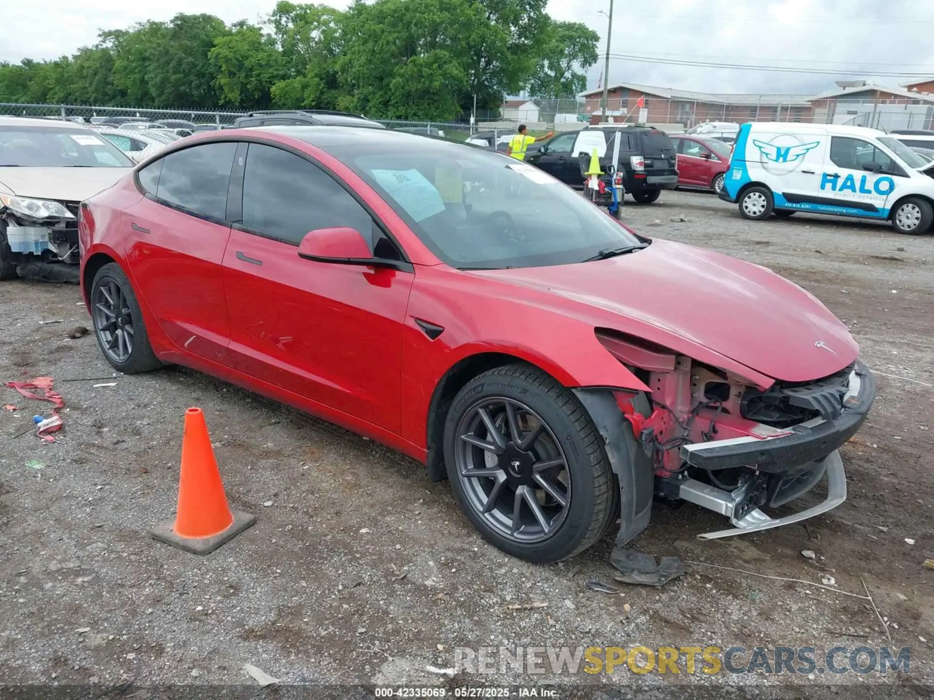 1 Photograph of a damaged car 5YJ3E1EB2MF061663 TESLA MODEL 3 2021