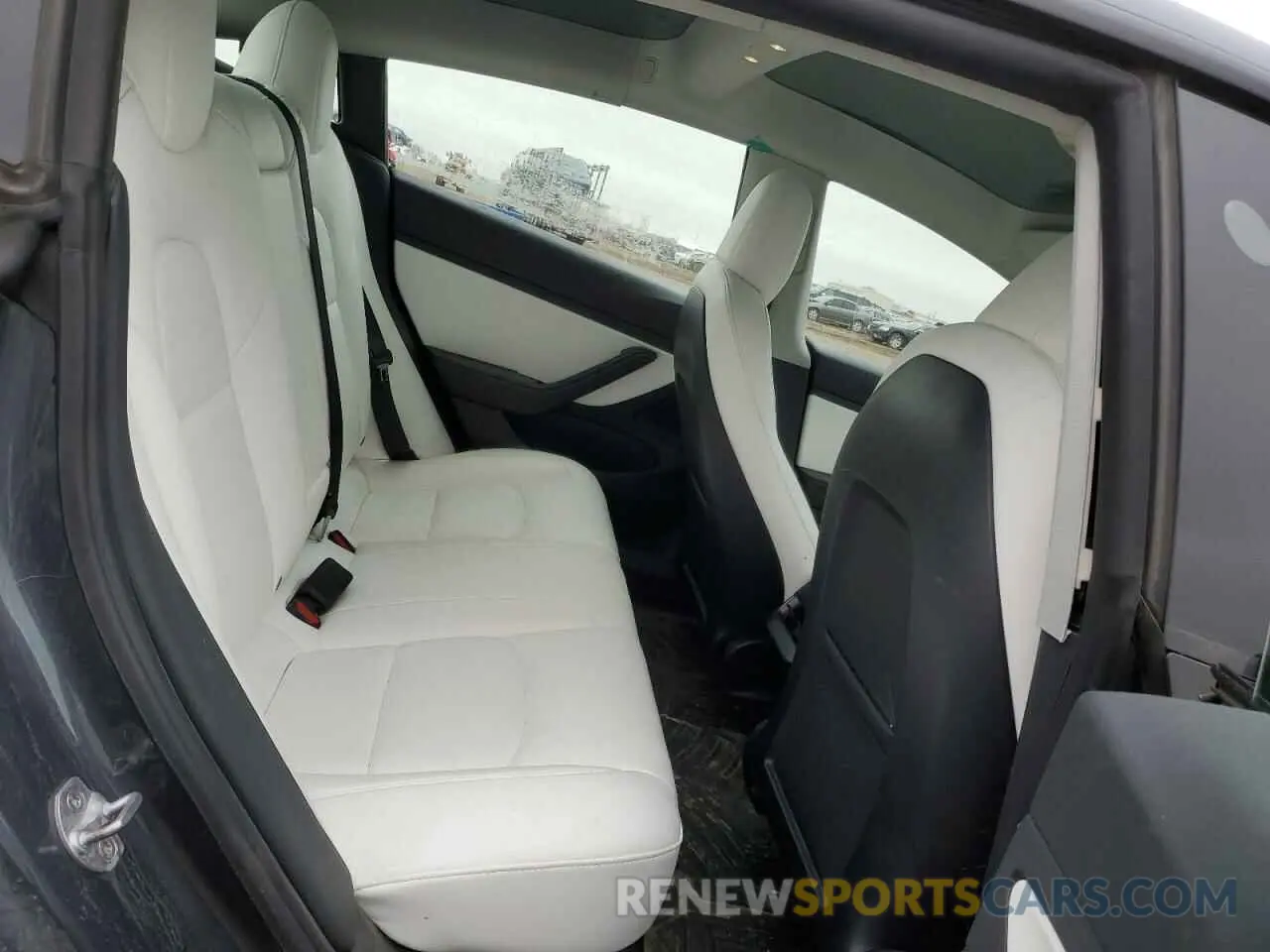 10 Photograph of a damaged car 5YJ3E1EB2MF852663 TESLA MODEL 3 2021
