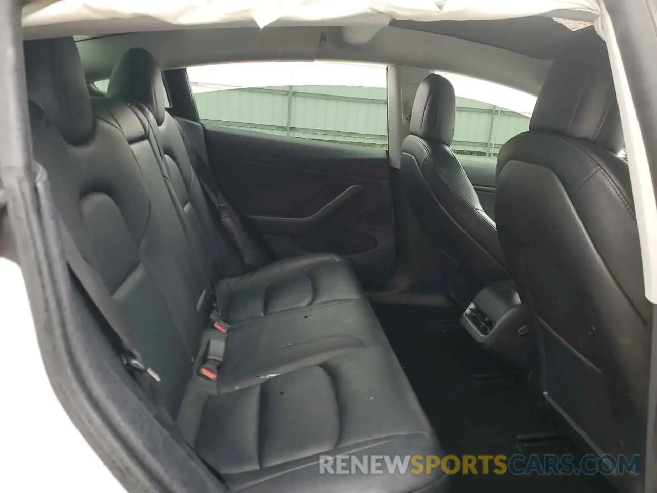 10 Photograph of a damaged car 5YJ3E1EB2MF902056 TESLA MODEL 3 2021