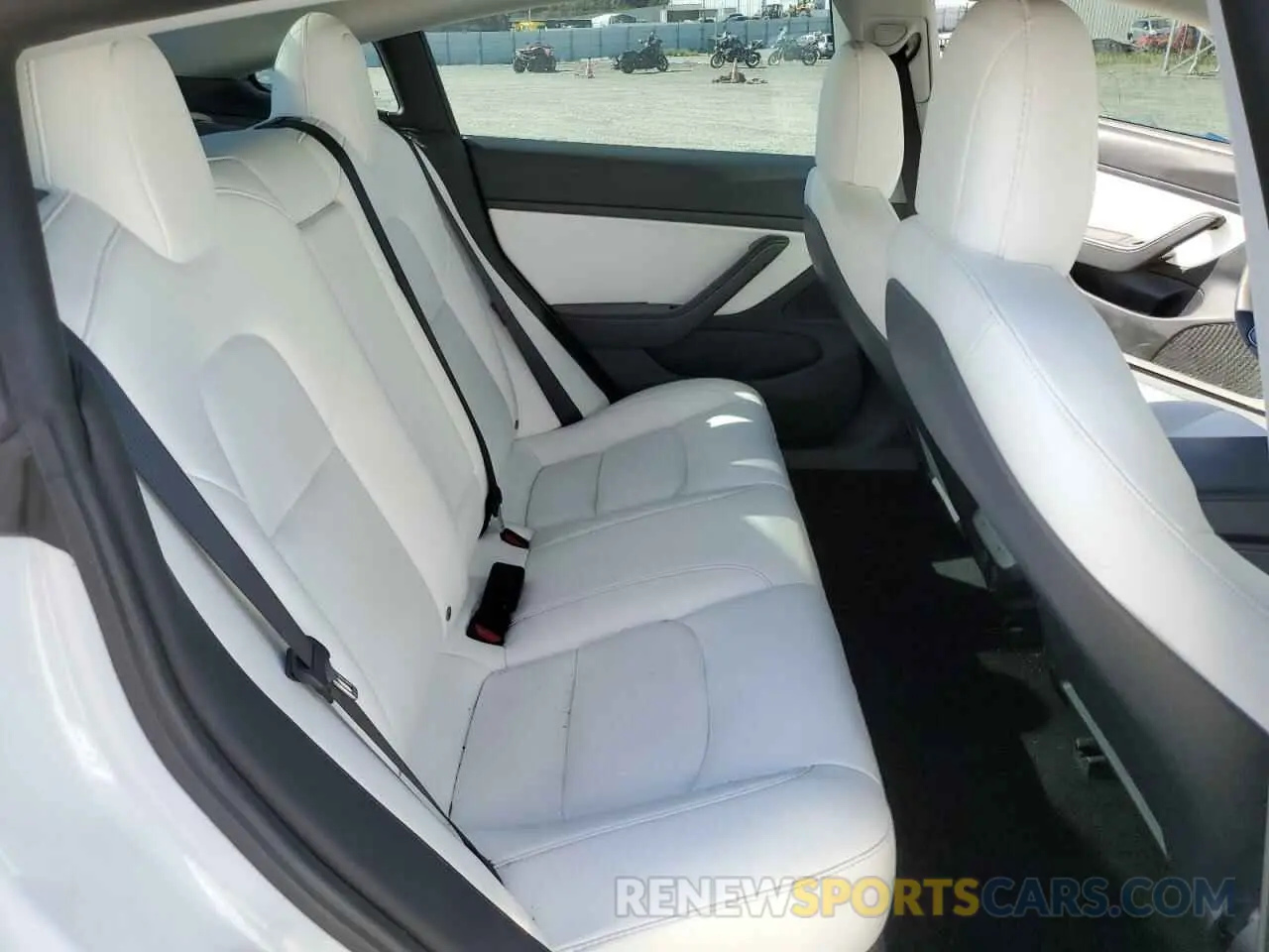 10 Photograph of a damaged car 5YJ3E1EB2MF927152 TESLA MODEL 3 2021