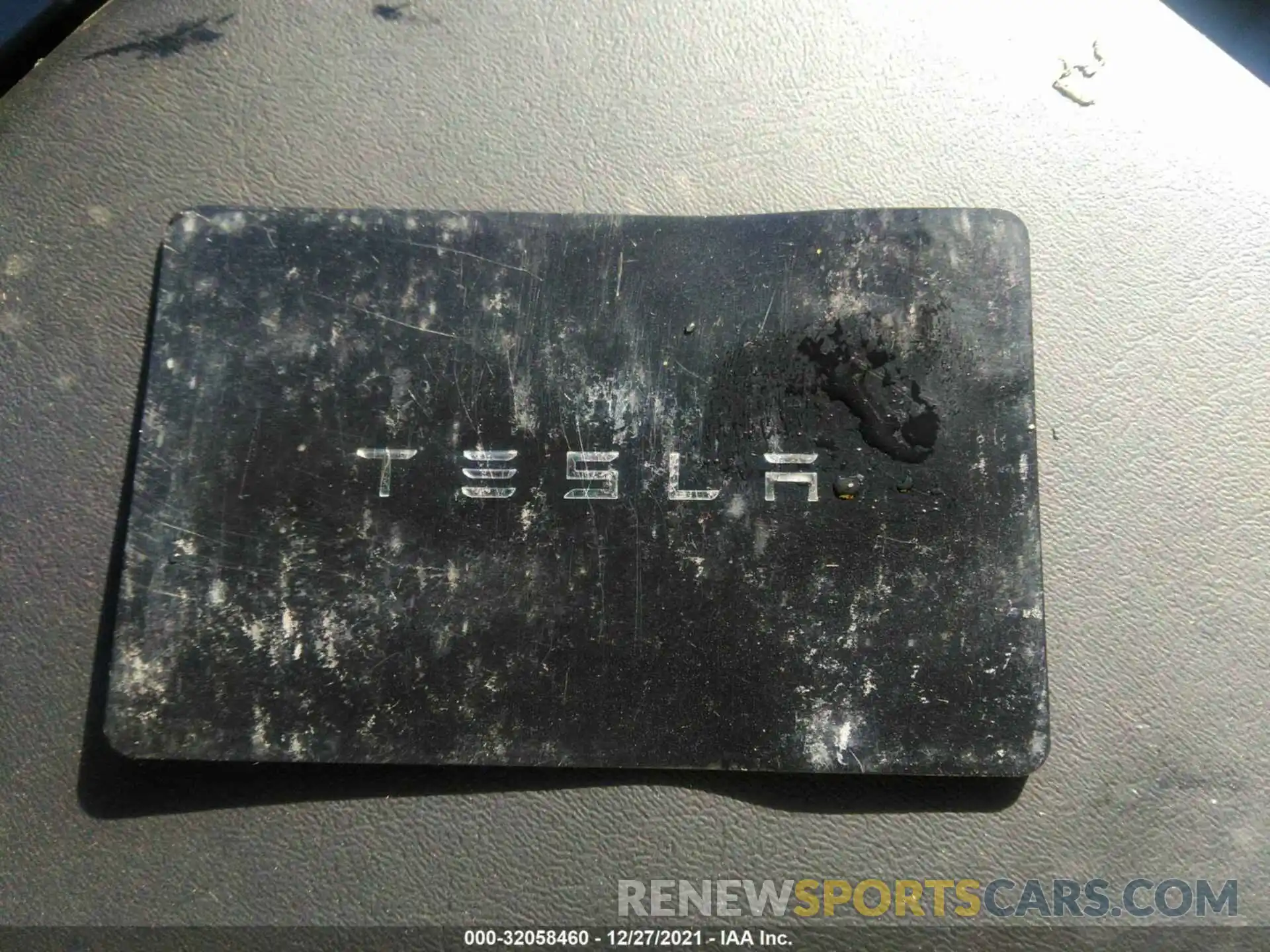 11 Photograph of a damaged car 5YJ3E1EB2MF927474 TESLA MODEL 3 2021