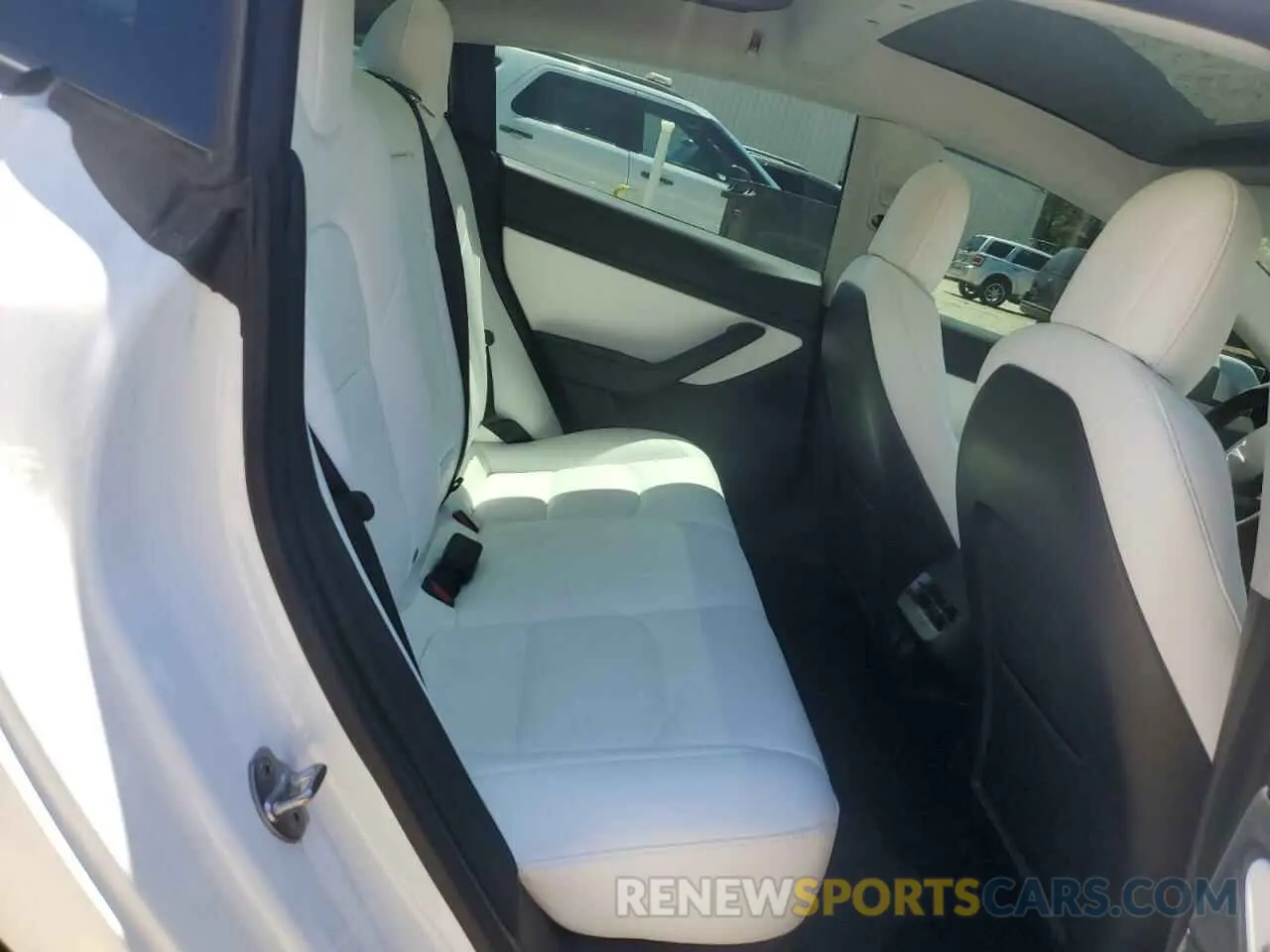 10 Photograph of a damaged car 5YJ3E1EB2MF937020 TESLA MODEL 3 2021