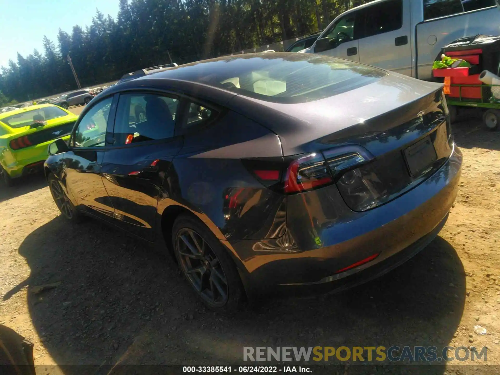 3 Photograph of a damaged car 5YJ3E1EB2MF978814 TESLA MODEL 3 2021