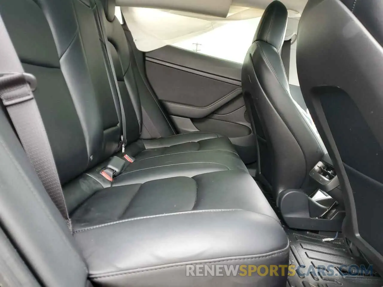 10 Photograph of a damaged car 5YJ3E1EB2MF980448 TESLA MODEL 3 2021