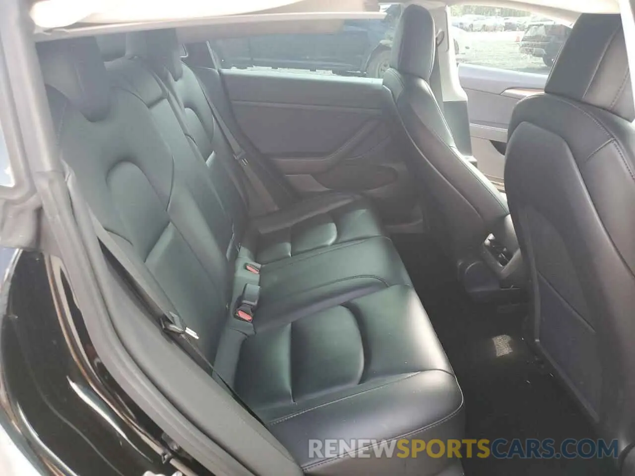 10 Photograph of a damaged car 5YJ3E1EB2MF989974 TESLA MODEL 3 2021