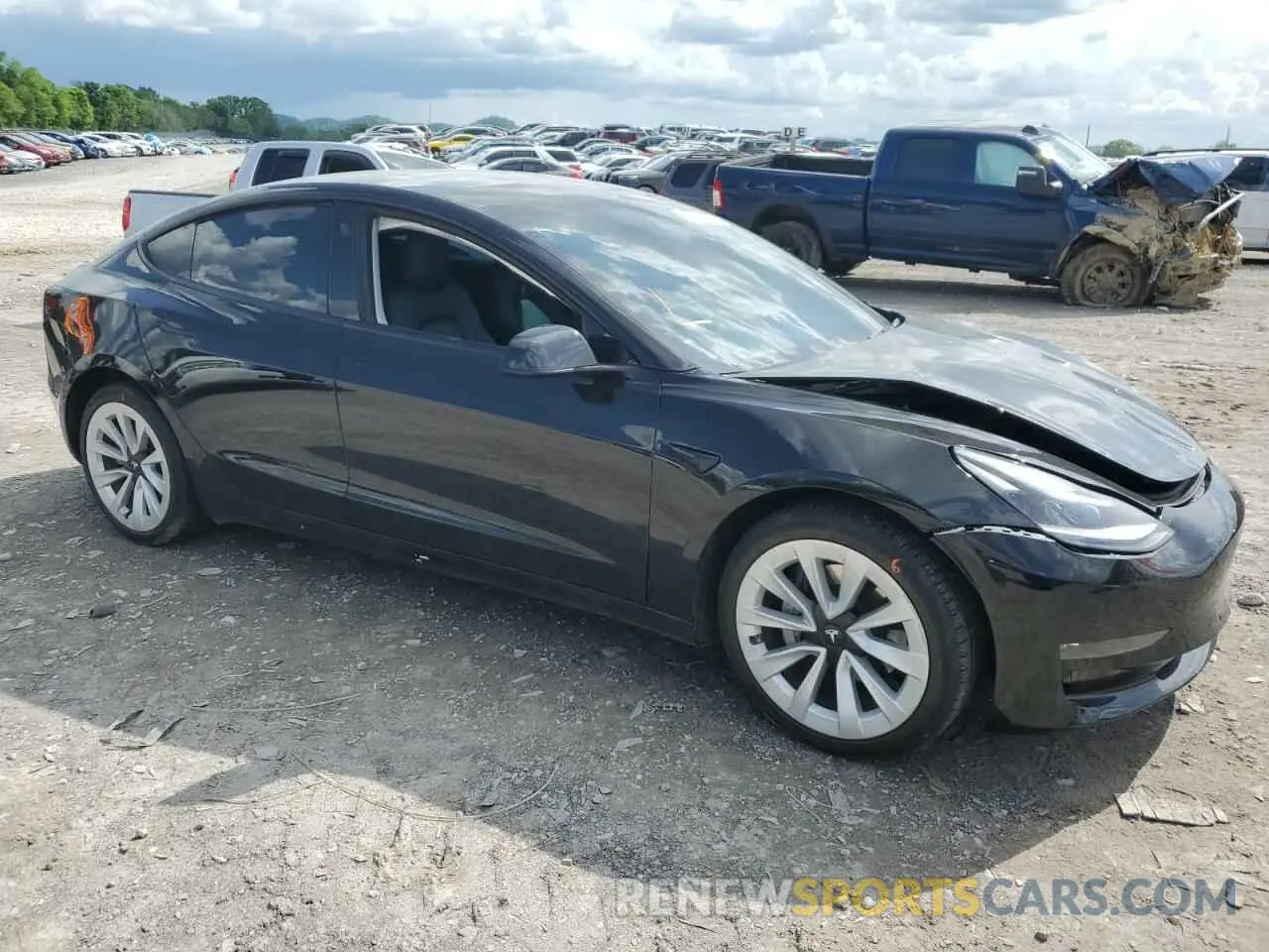 4 Photograph of a damaged car 5YJ3E1EB2MF989974 TESLA MODEL 3 2021