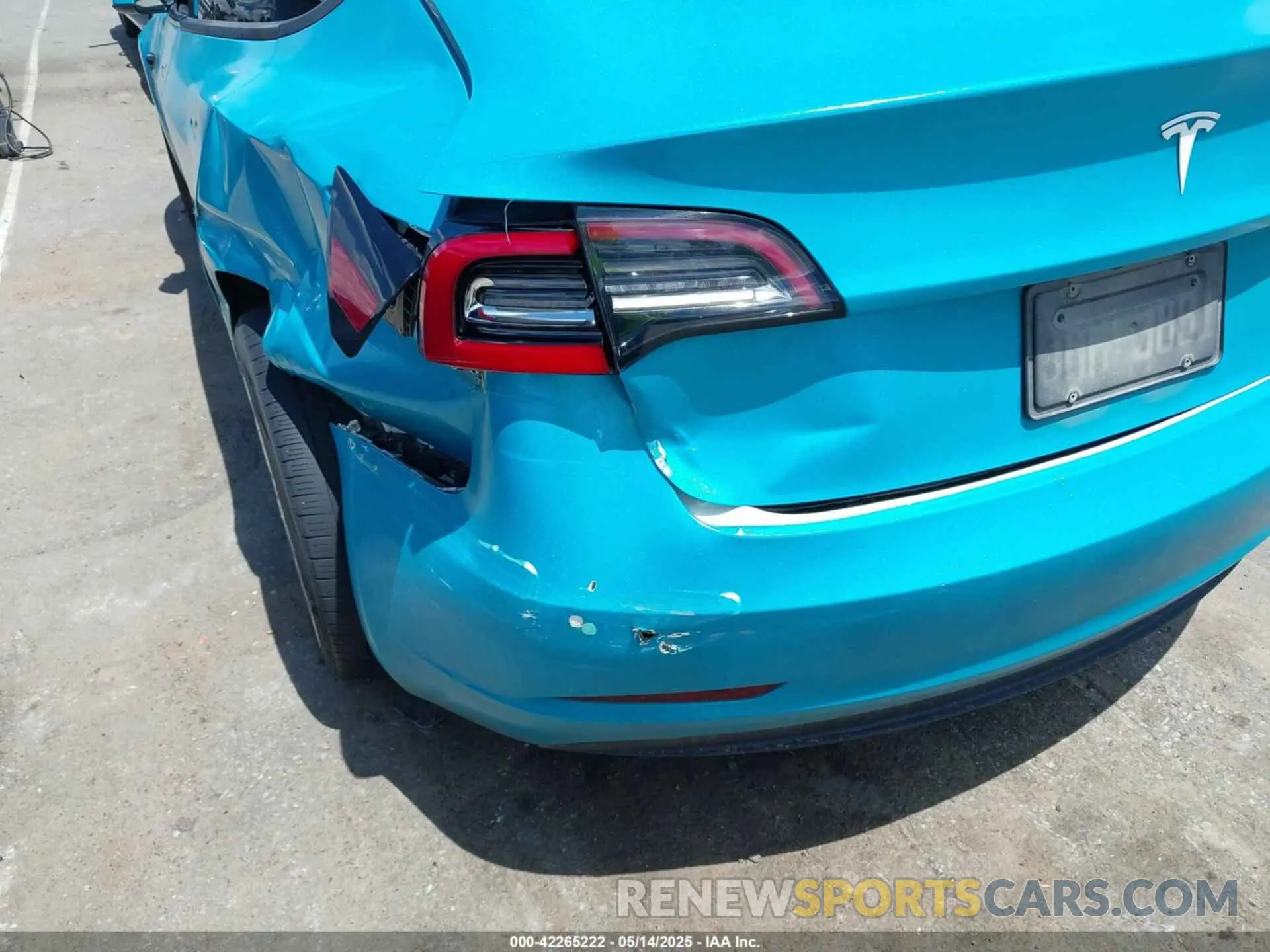 18 Photograph of a damaged car 5YJ3E1EB2MF990302 TESLA MODEL 3 2021