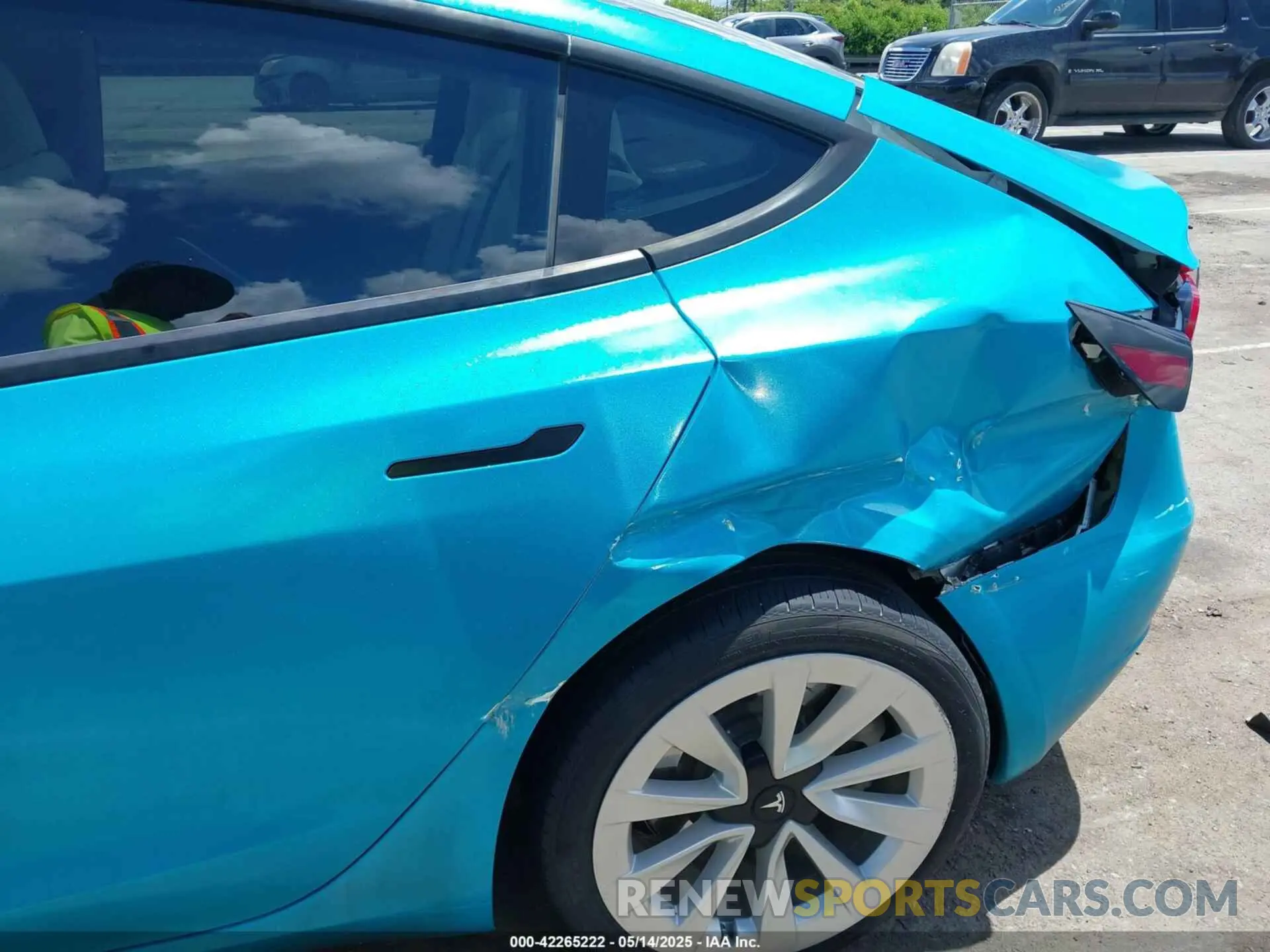 6 Photograph of a damaged car 5YJ3E1EB2MF990302 TESLA MODEL 3 2021