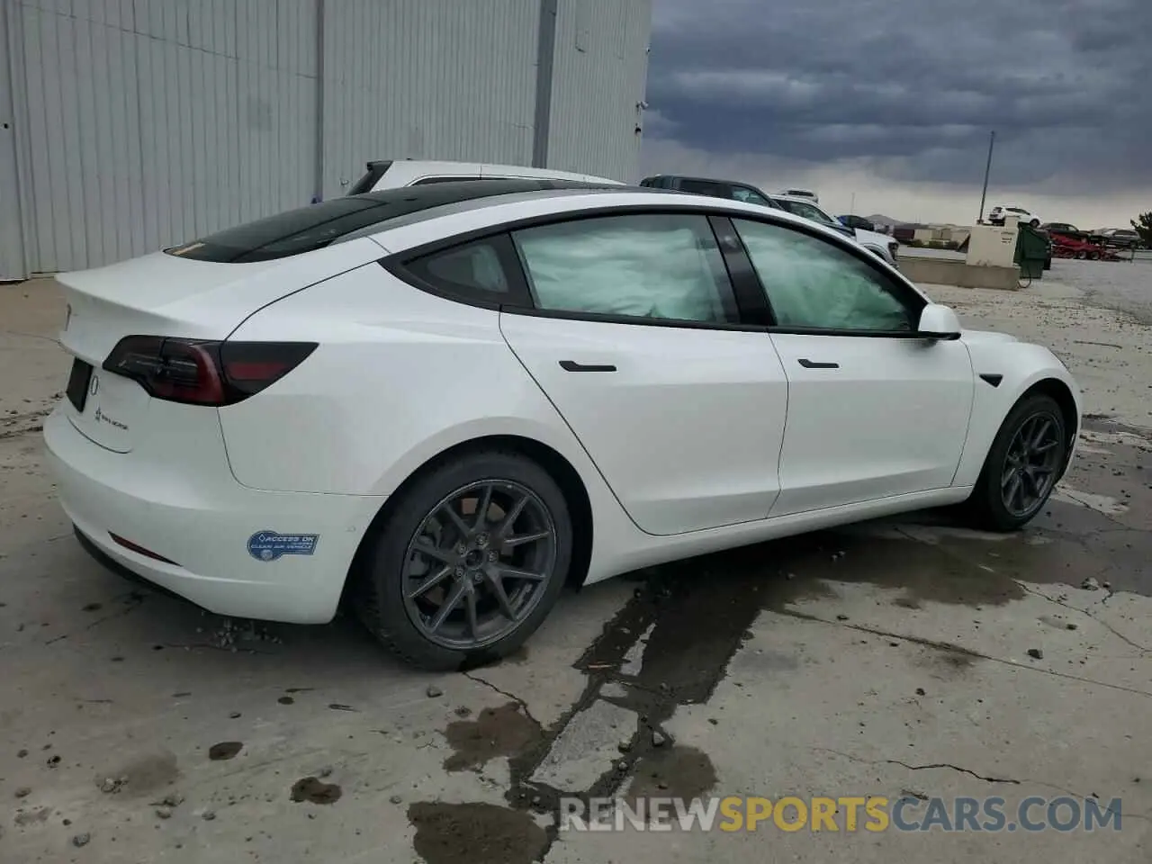 3 Photograph of a damaged car 5YJ3E1EB3MF009314 TESLA MODEL 3 2021