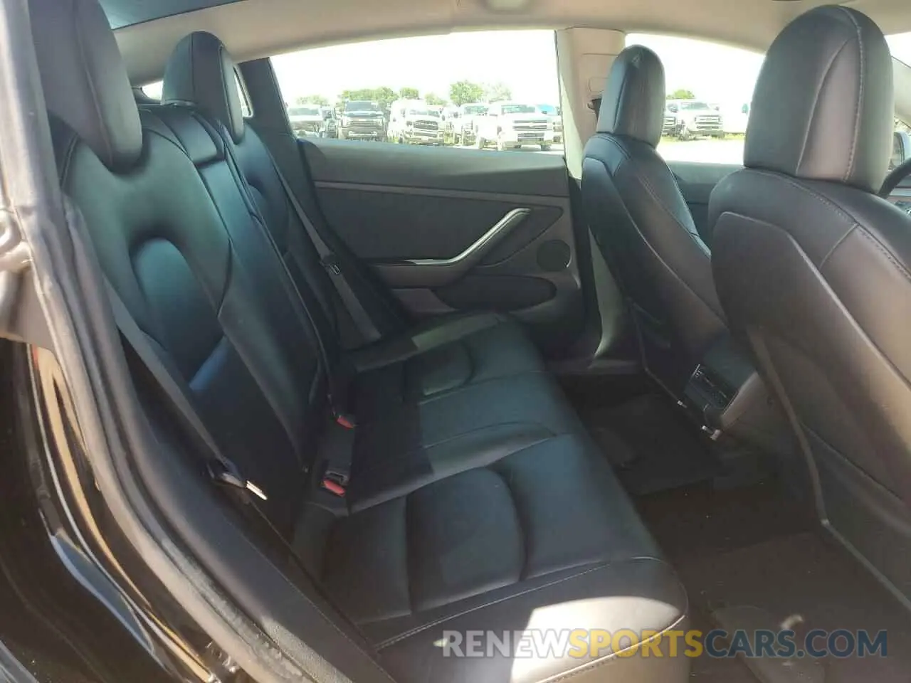 10 Photograph of a damaged car 5YJ3E1EB3MF095837 TESLA MODEL 3 2021