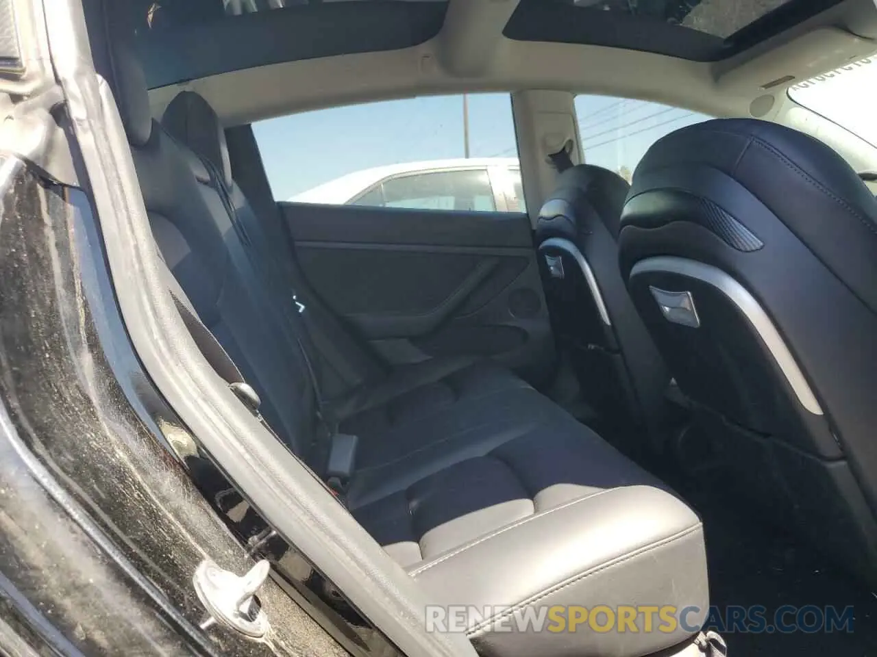 11 Photograph of a damaged car 5YJ3E1EB3MF096504 TESLA MODEL 3 2021