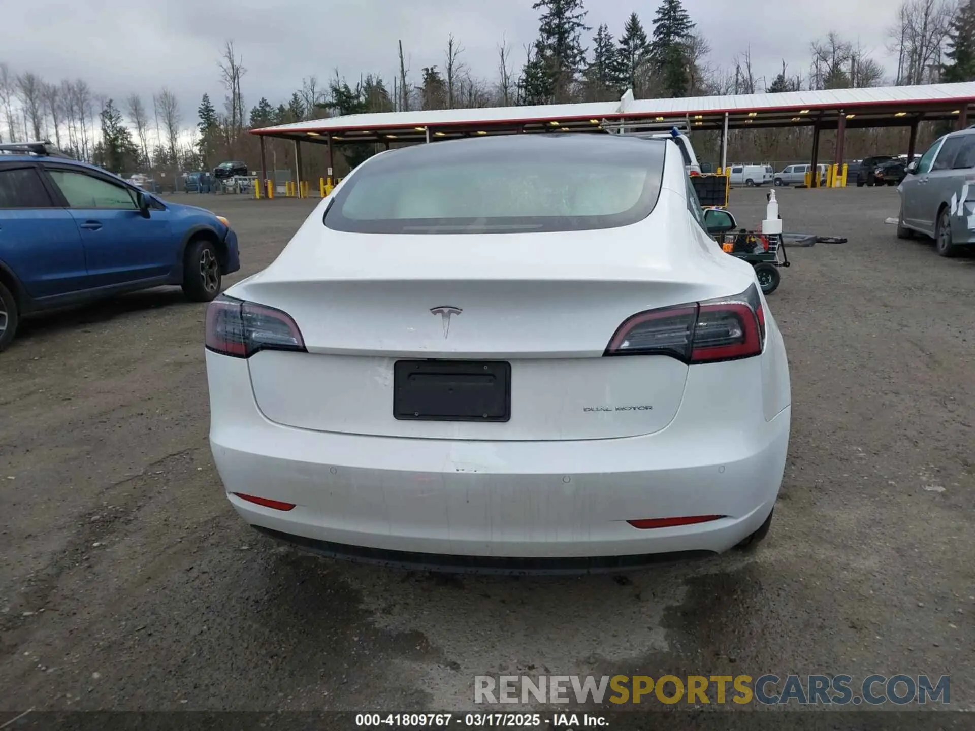 17 Photograph of a damaged car 5YJ3E1EB3MF856009 TESLA MODEL 3 2021