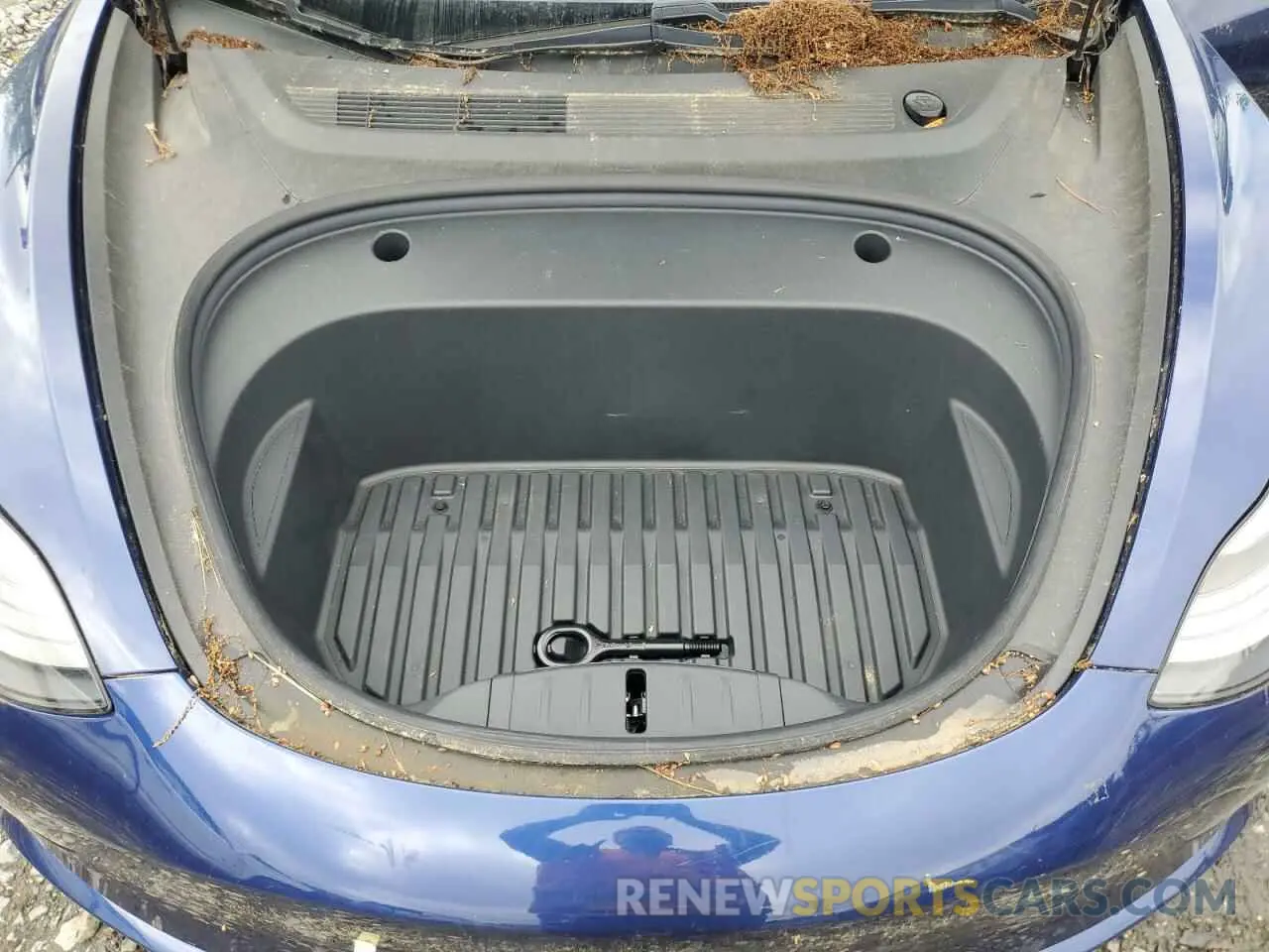 11 Photograph of a damaged car 5YJ3E1EB3MF924468 TESLA MODEL 3 2021