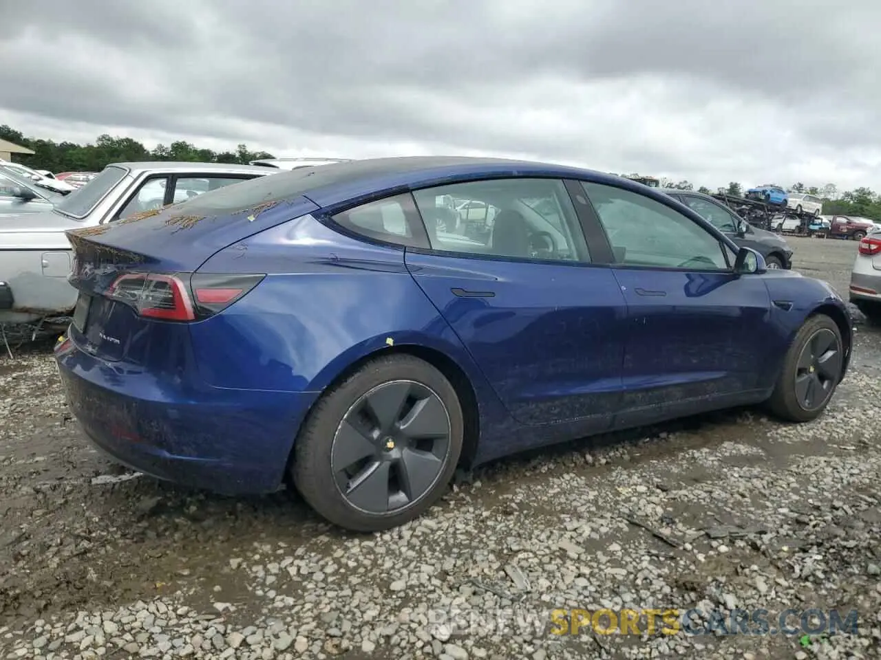 3 Photograph of a damaged car 5YJ3E1EB3MF924468 TESLA MODEL 3 2021