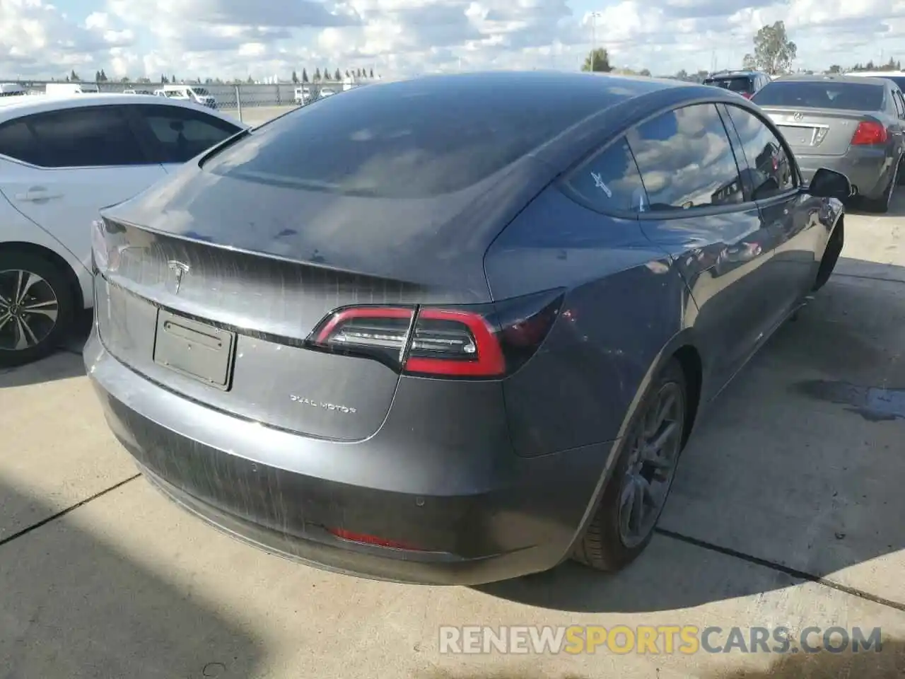 4 Photograph of a damaged car 5YJ3E1EB3MF939133 TESLA MODEL 3 2021