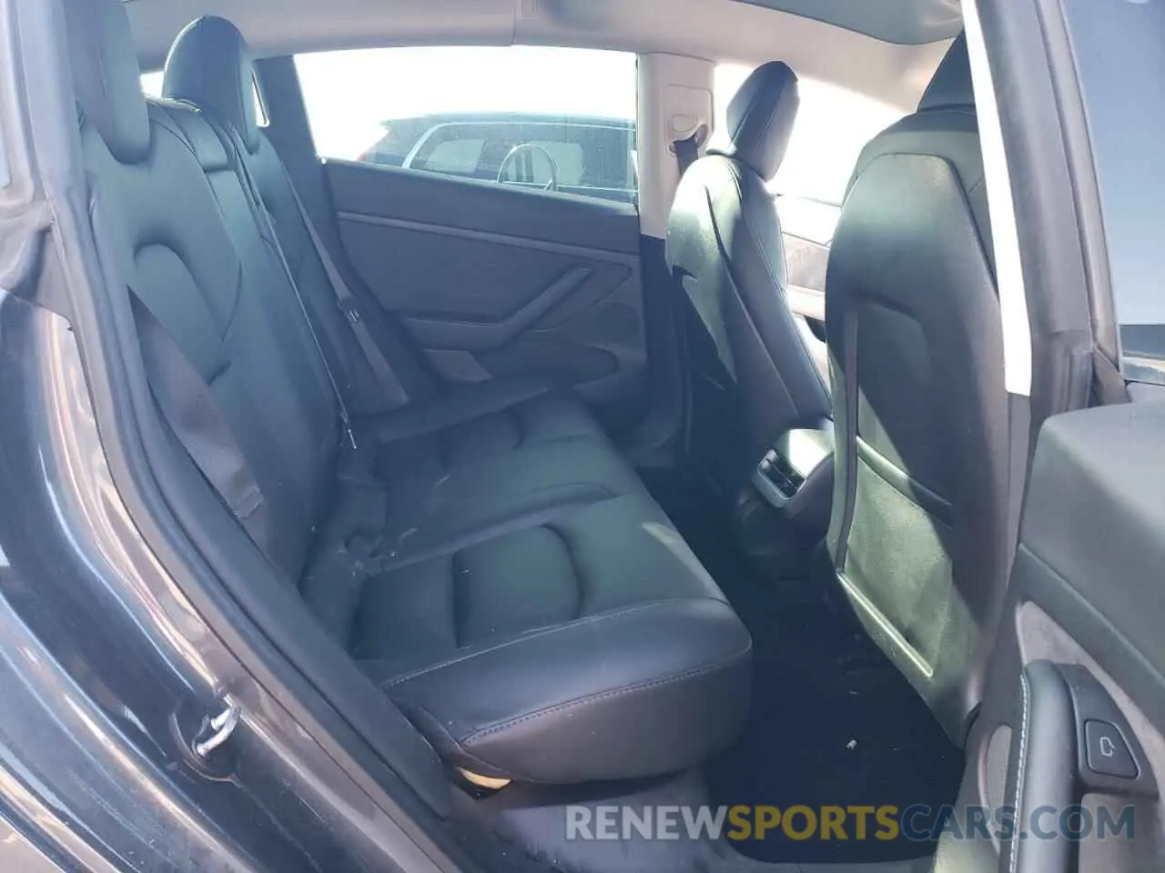 10 Photograph of a damaged car 5YJ3E1EB3MF998683 TESLA MODEL 3 2021