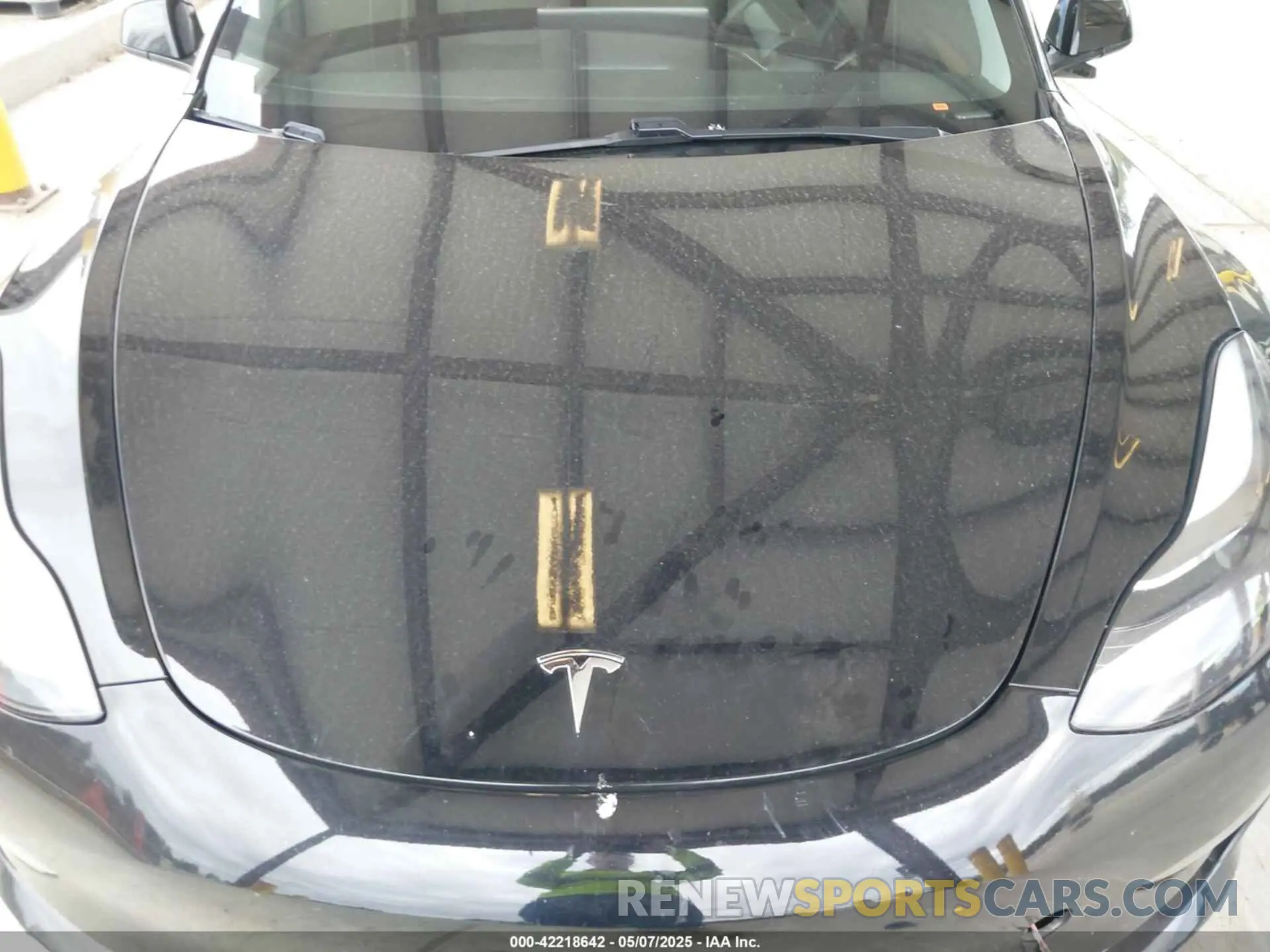 10 Photograph of a damaged car 5YJ3E1EB4MF002436 TESLA MODEL 3 2021