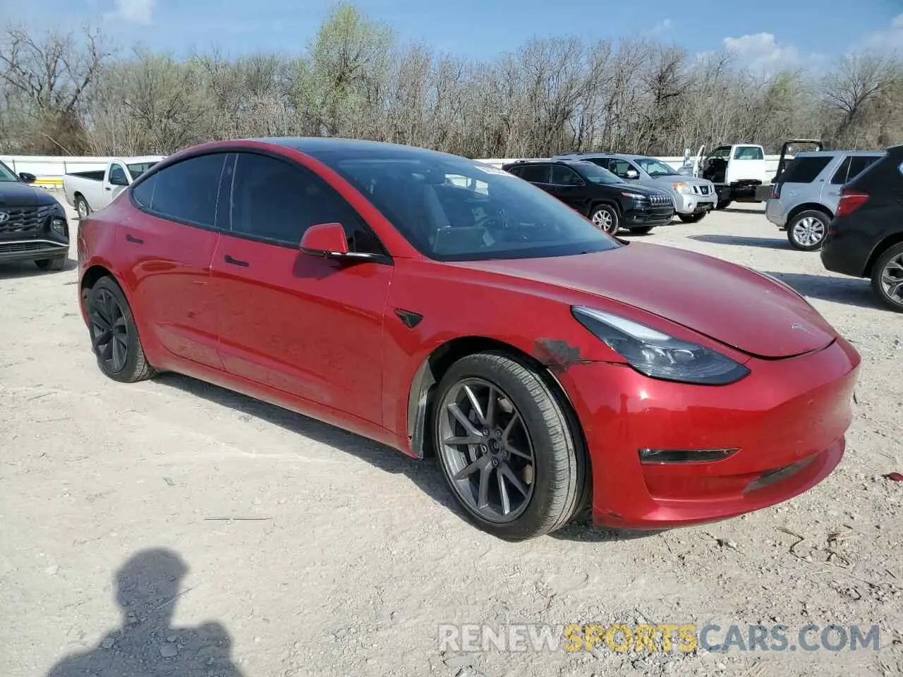4 Photograph of a damaged car 5YJ3E1EB4MF035663 TESLA MODEL 3 2021