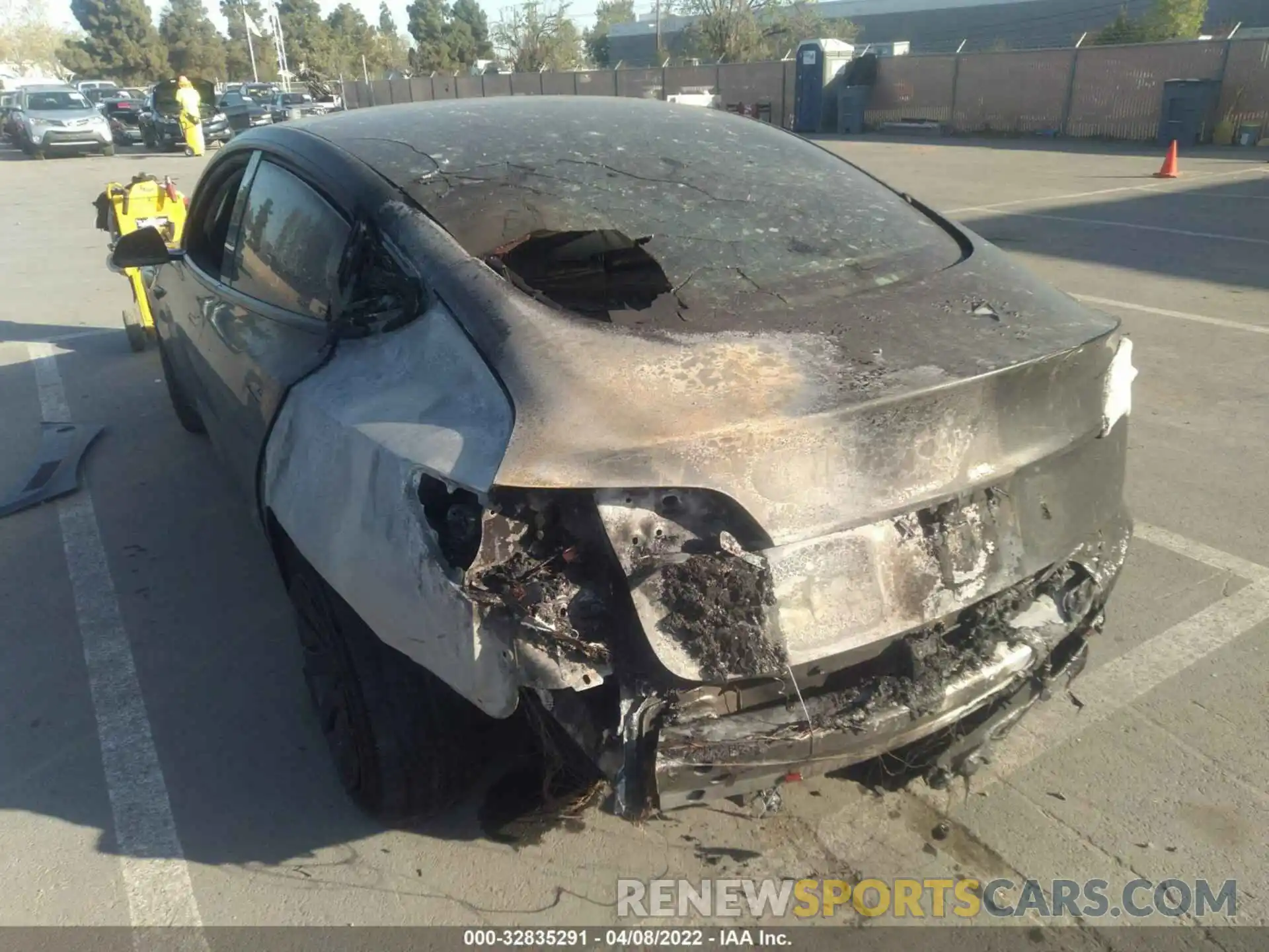 6 Photograph of a damaged car 5YJ3E1EB4MF047313 TESLA MODEL 3 2021