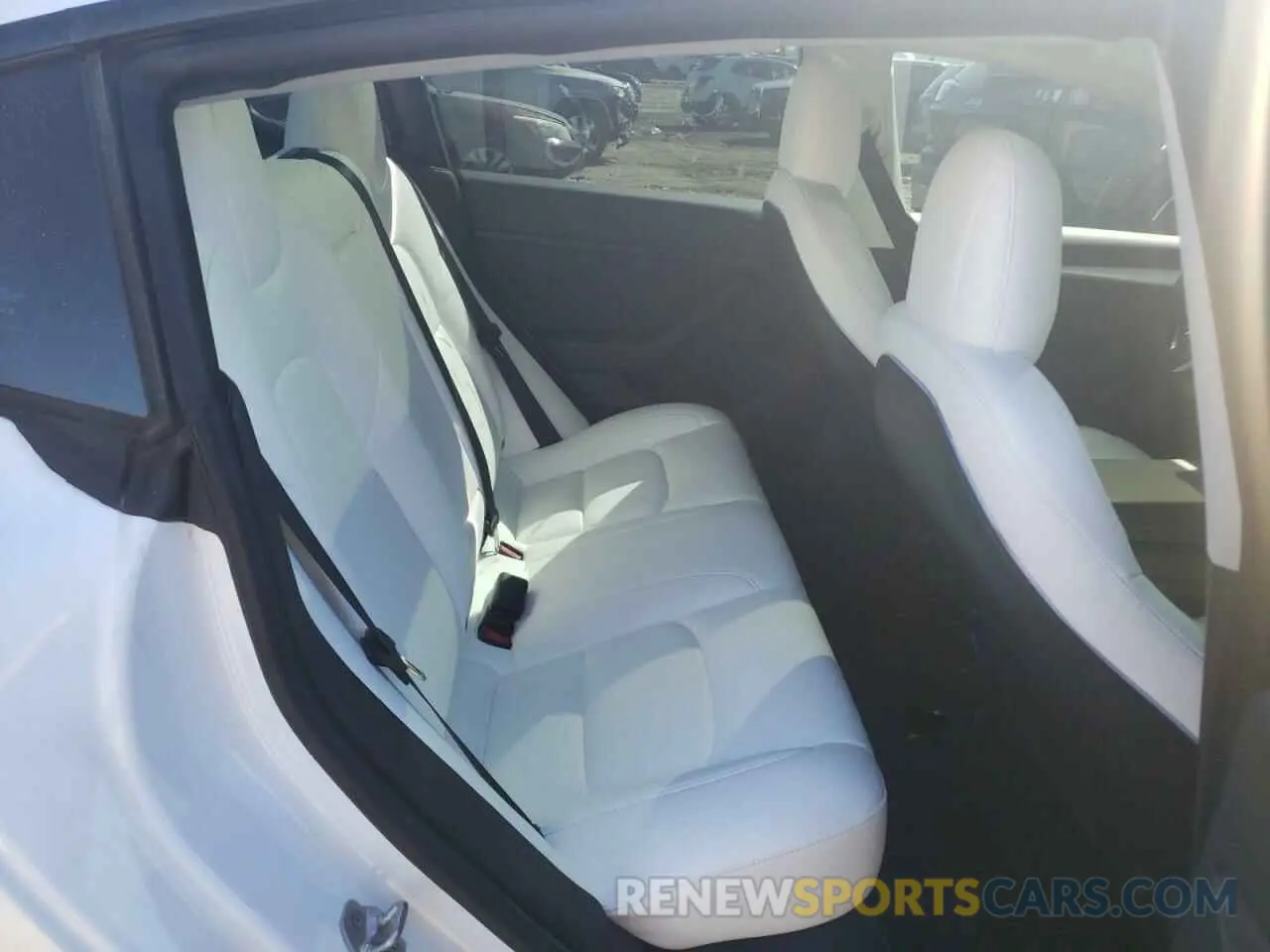 10 Photograph of a damaged car 5YJ3E1EB4MF061986 TESLA MODEL 3 2021