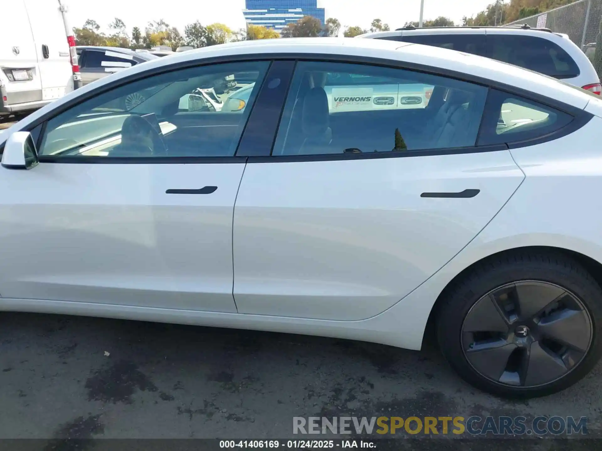 13 Photograph of a damaged car 5YJ3E1EB4MF072972 TESLA MODEL 3 2021