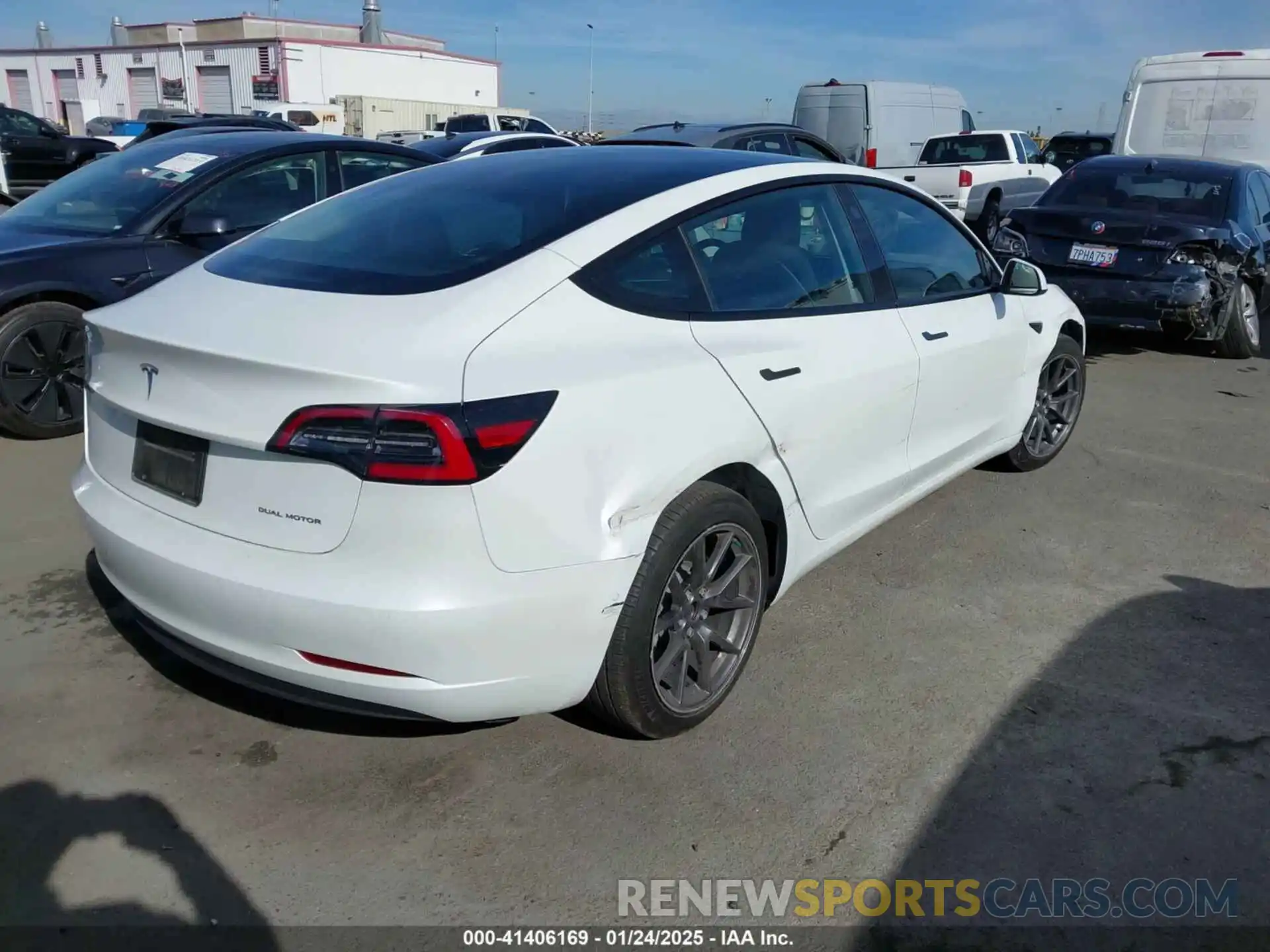 4 Photograph of a damaged car 5YJ3E1EB4MF072972 TESLA MODEL 3 2021