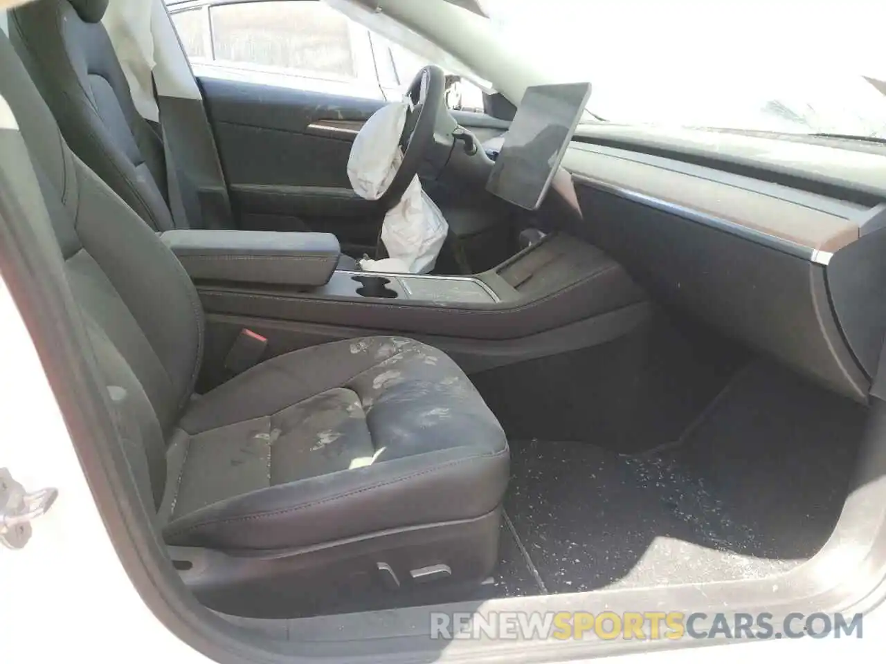 5 Photograph of a damaged car 5YJ3E1EB4MF101080 TESLA MODEL 3 2021