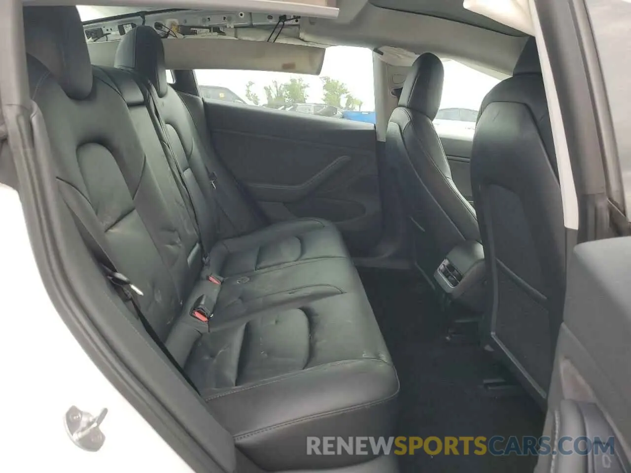 10 Photograph of a damaged car 5YJ3E1EB4MF859887 TESLA MODEL 3 2021