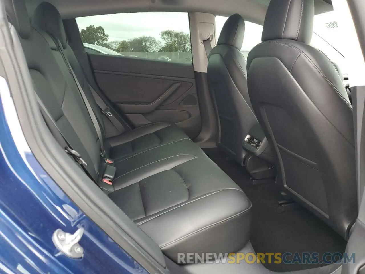 10 Photograph of a damaged car 5YJ3E1EB4MF876849 TESLA MODEL 3 2021