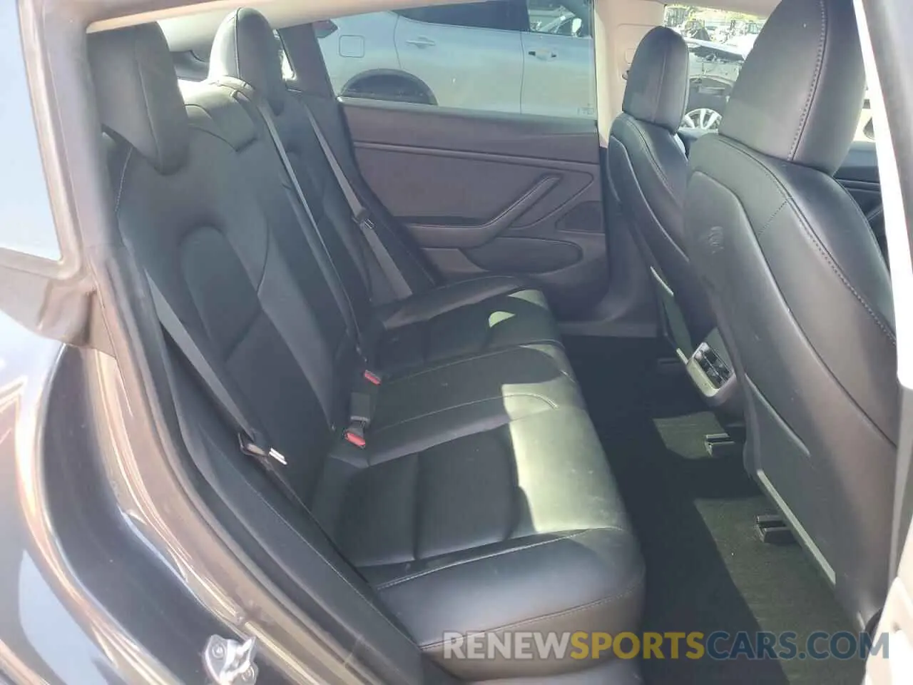 10 Photograph of a damaged car 5YJ3E1EB4MF877242 TESLA MODEL 3 2021