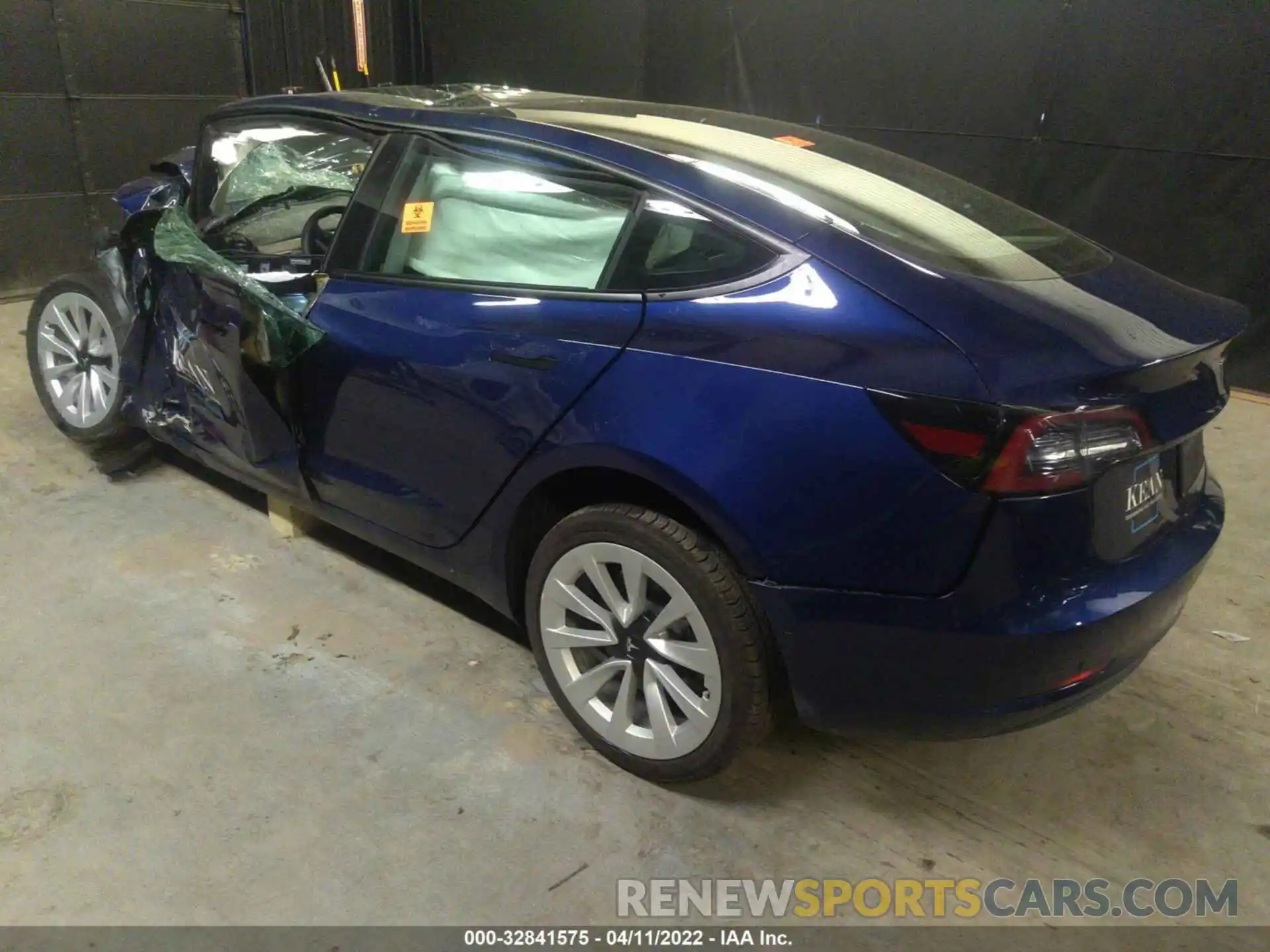 3 Photograph of a damaged car 5YJ3E1EB4MF903046 TESLA MODEL 3 2021